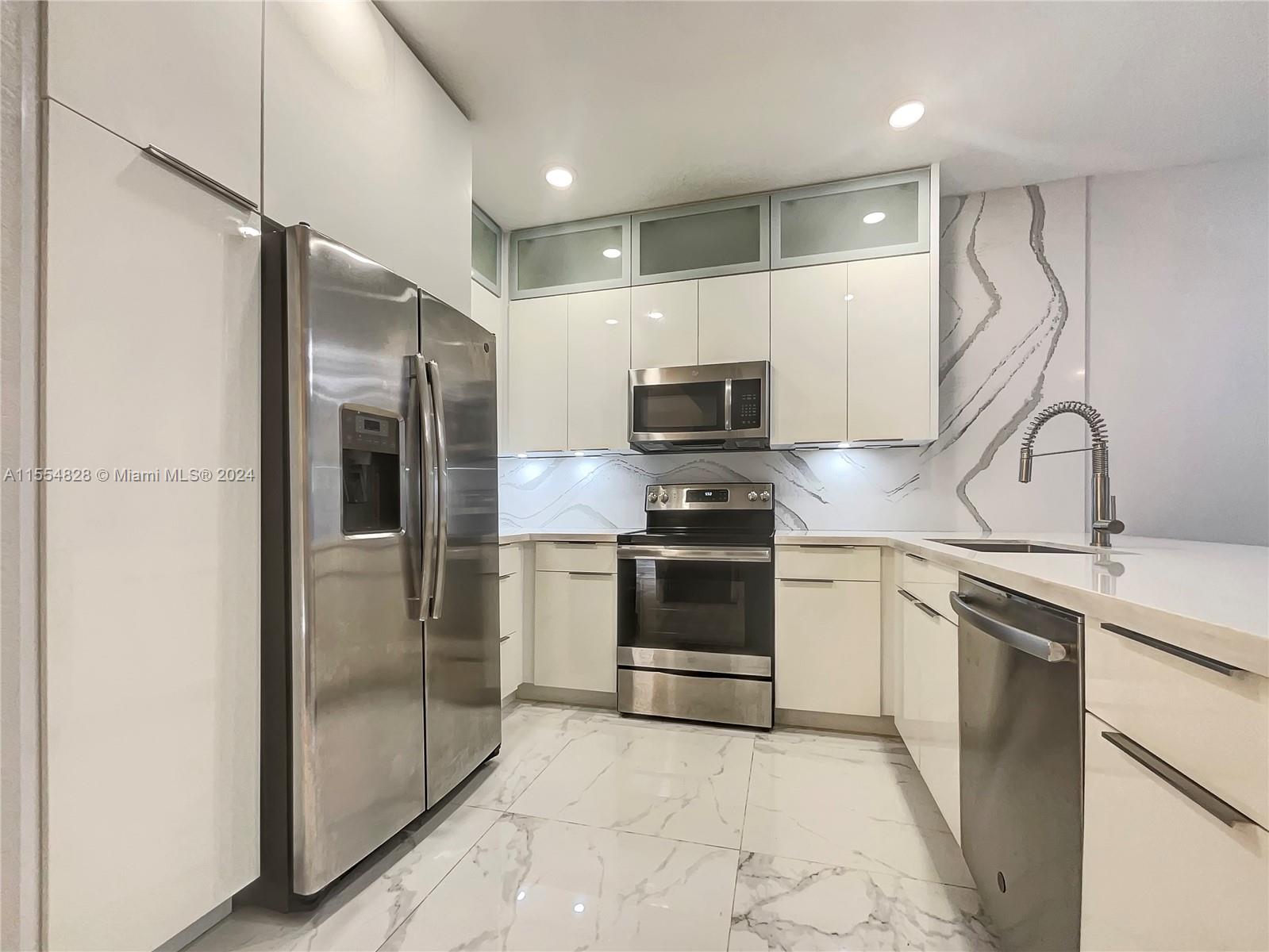 114 SE 33rd Ter, Homestead, Florida 33033, 3 Bedrooms Bedrooms, ,2 BathroomsBathrooms,Residential,For Sale,114 SE 33rd Ter,A11554828