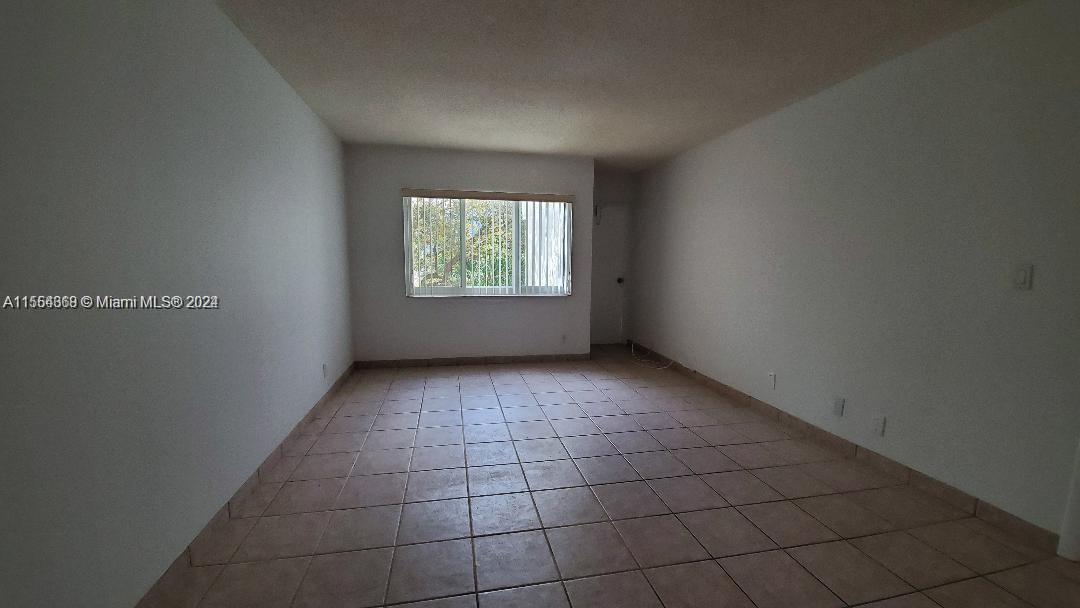 100 Lakeview Dr 217, Weston, Florida 33326, 2 Bedrooms Bedrooms, ,2 BathroomsBathrooms,Residentiallease,For Rent,100 Lakeview Dr 217,A11554368
