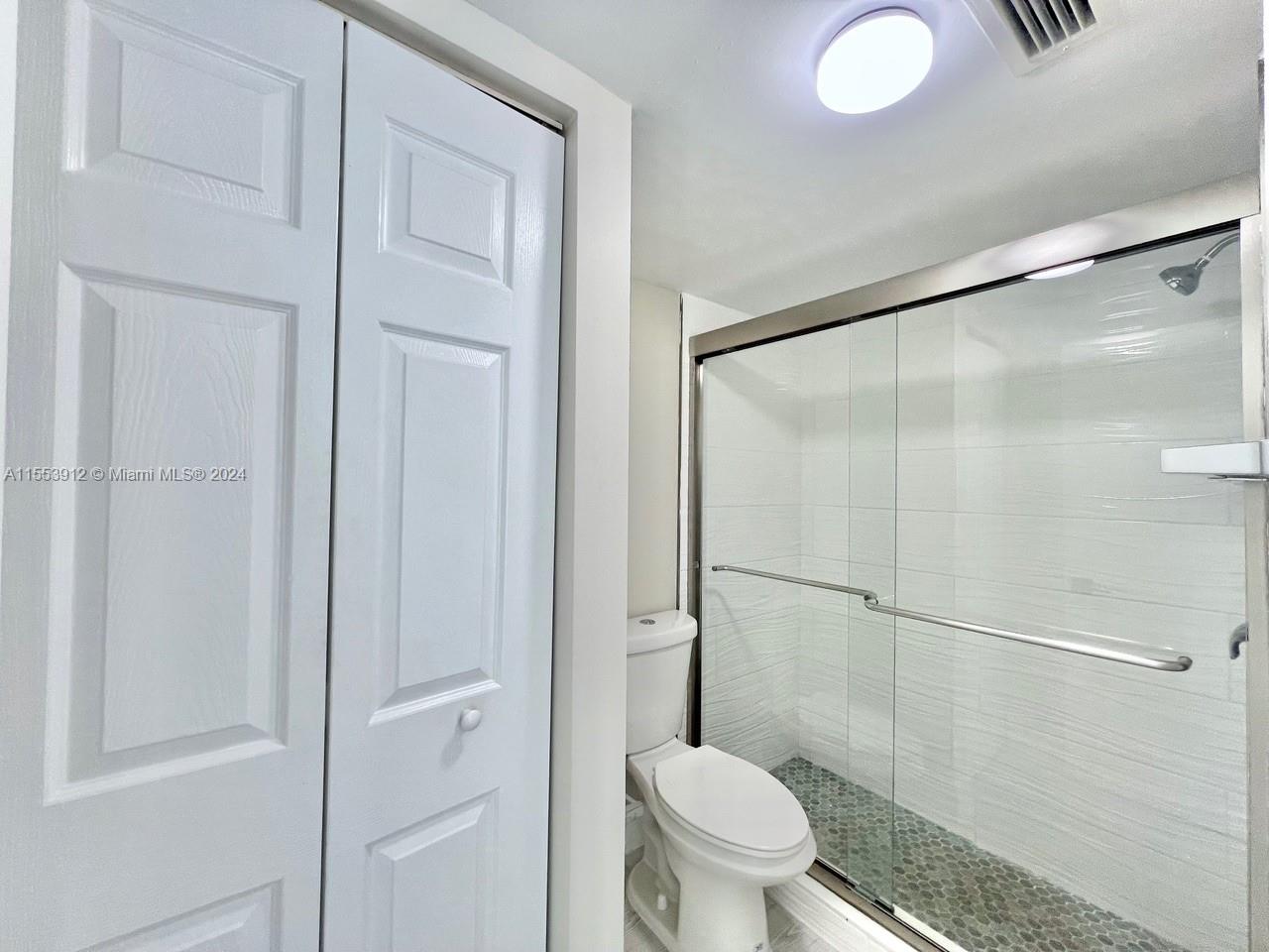 18880 NW 57th Ave 201, Hialeah, Florida 33015, 2 Bedrooms Bedrooms, ,2 BathroomsBathrooms,Residential,For Sale,18880 NW 57th Ave 201,A11553912