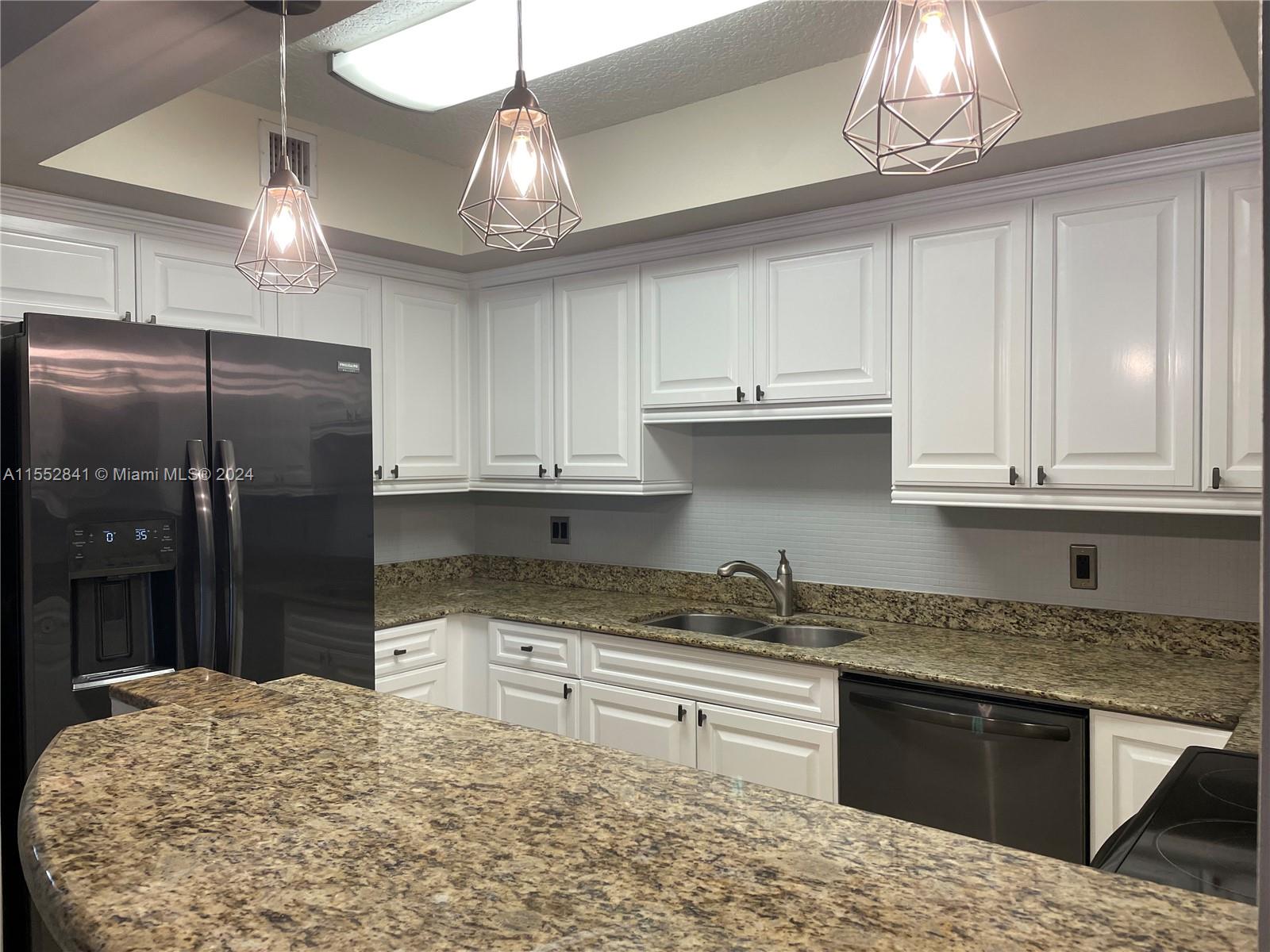 Coral Gables, Florida 33134, 3 Bedrooms Bedrooms, ,2 BathroomsBathrooms,Residential,For Sale,A11552841