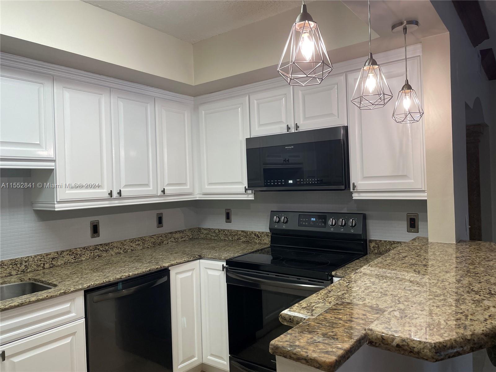 Coral Gables, Florida 33134, 3 Bedrooms Bedrooms, ,2 BathroomsBathrooms,Residential,For Sale,A11552841