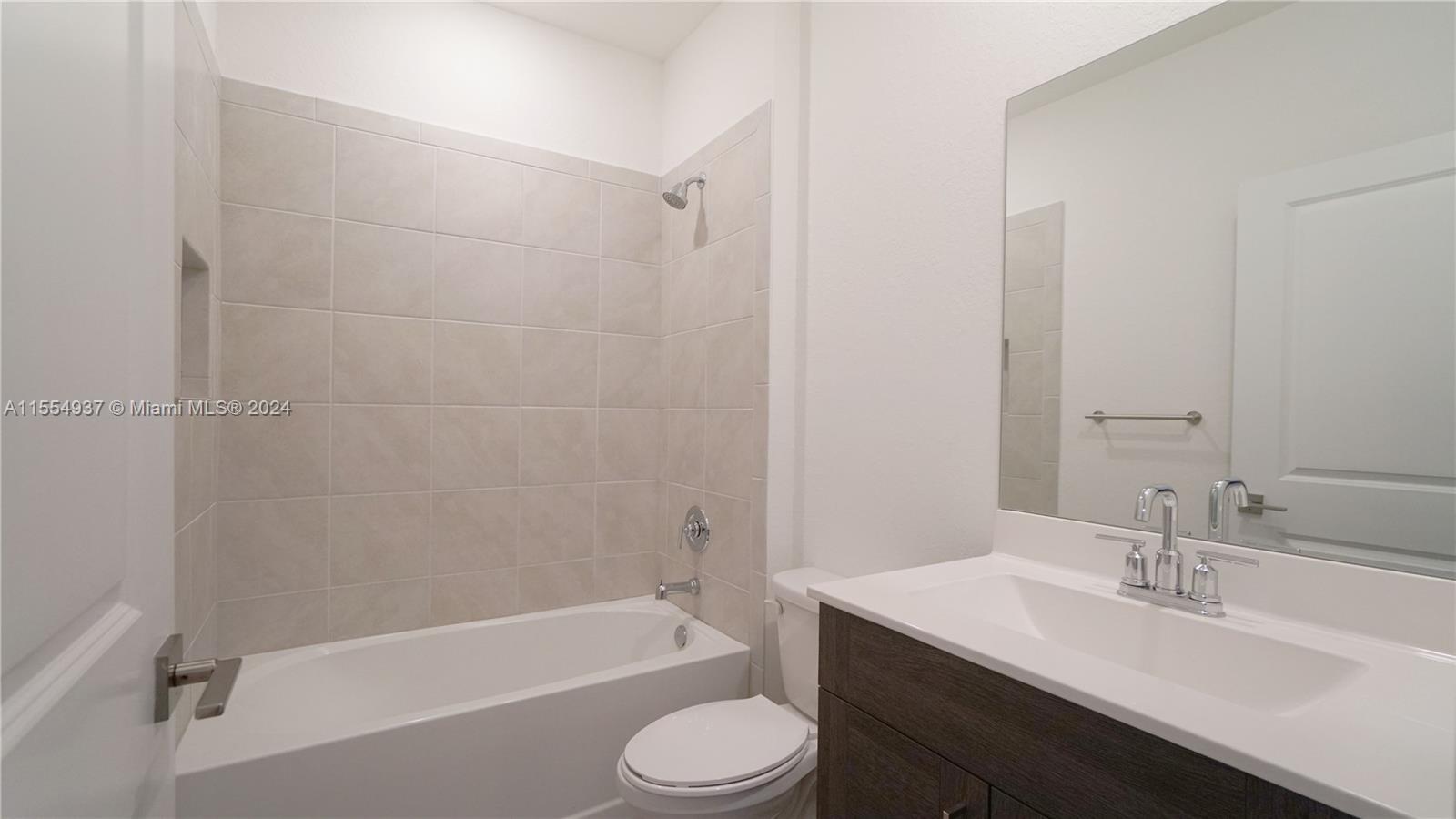 2411 SE 10th St 2411, Homestead, Florida 33035, 4 Bedrooms Bedrooms, ,3 BathroomsBathrooms,Residential,For Sale,2411 SE 10th St 2411,A11554937