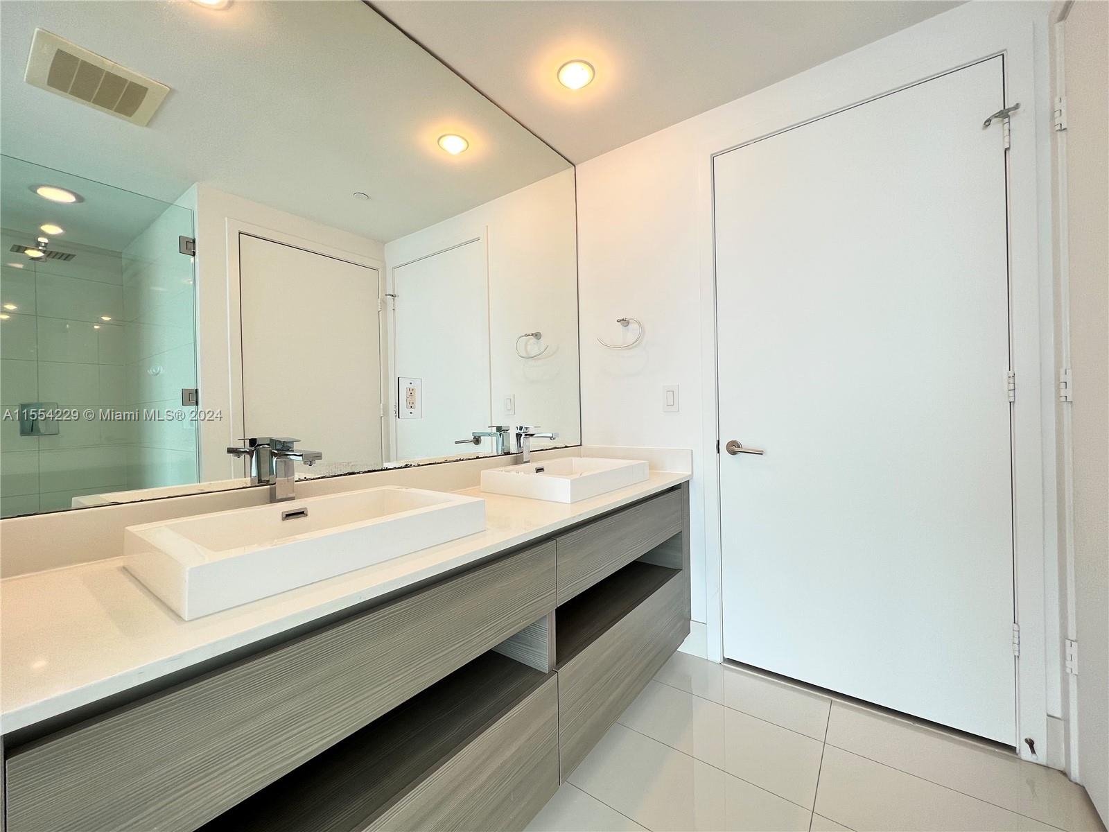 460 NE 28th St 3804, Miami, Florida 33137, 2 Bedrooms Bedrooms, ,2 BathroomsBathrooms,Residential,For Sale,460 NE 28th St 3804,A11554229