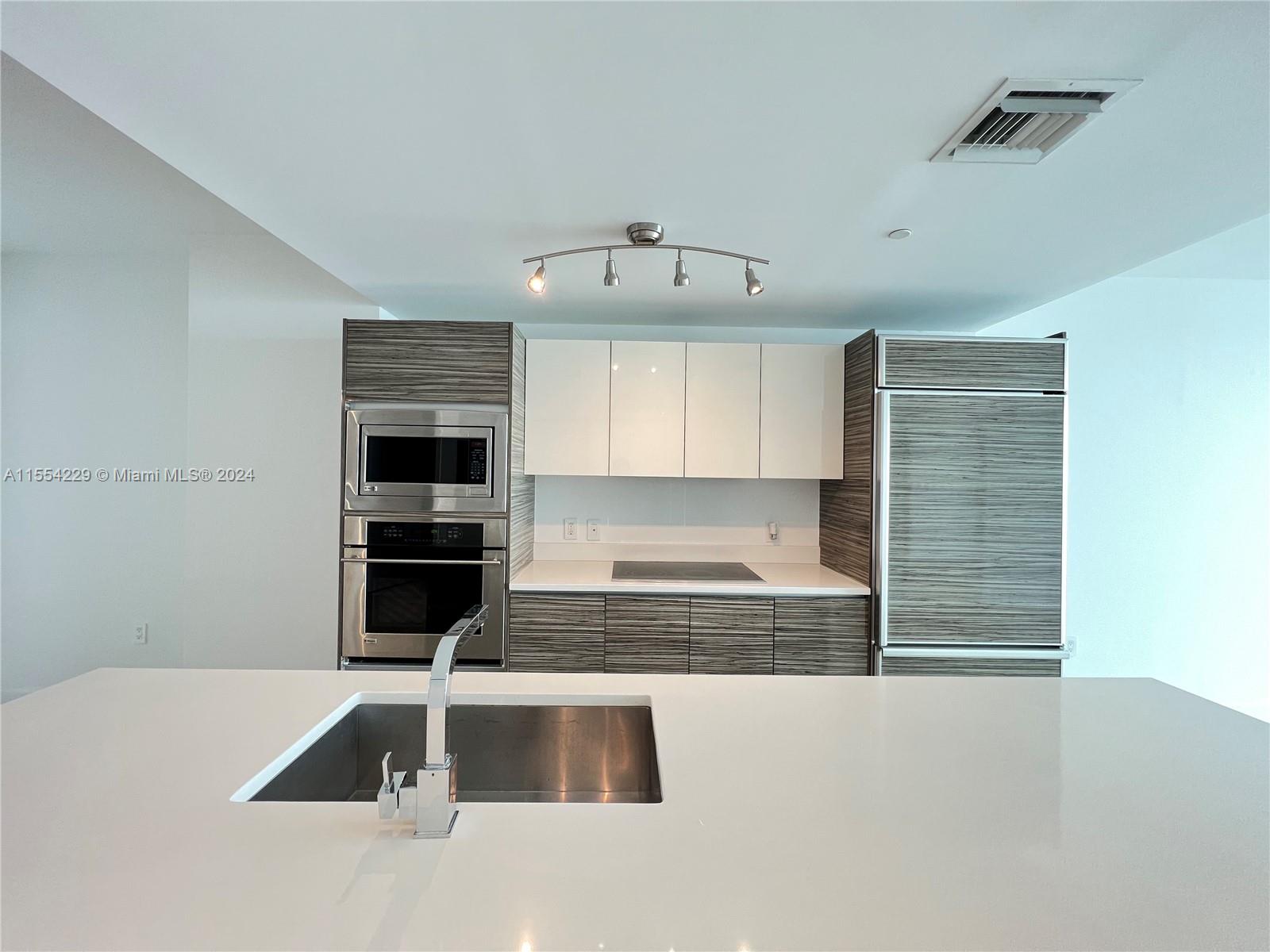 460 NE 28th St 3804, Miami, Florida 33137, 2 Bedrooms Bedrooms, ,2 BathroomsBathrooms,Residential,For Sale,460 NE 28th St 3804,A11554229