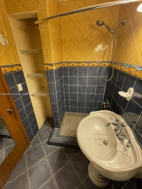 6345 Collins Ave 906, Miami Beach, Florida 33141, ,1 BathroomBathrooms,Residential,For Sale,6345 Collins Ave 906,A11550907