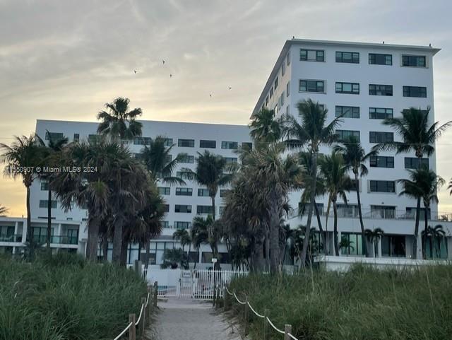 6345 Collins Ave 906, Miami Beach, Florida 33141, ,1 BathroomBathrooms,Residential,For Sale,6345 Collins Ave 906,A11550907