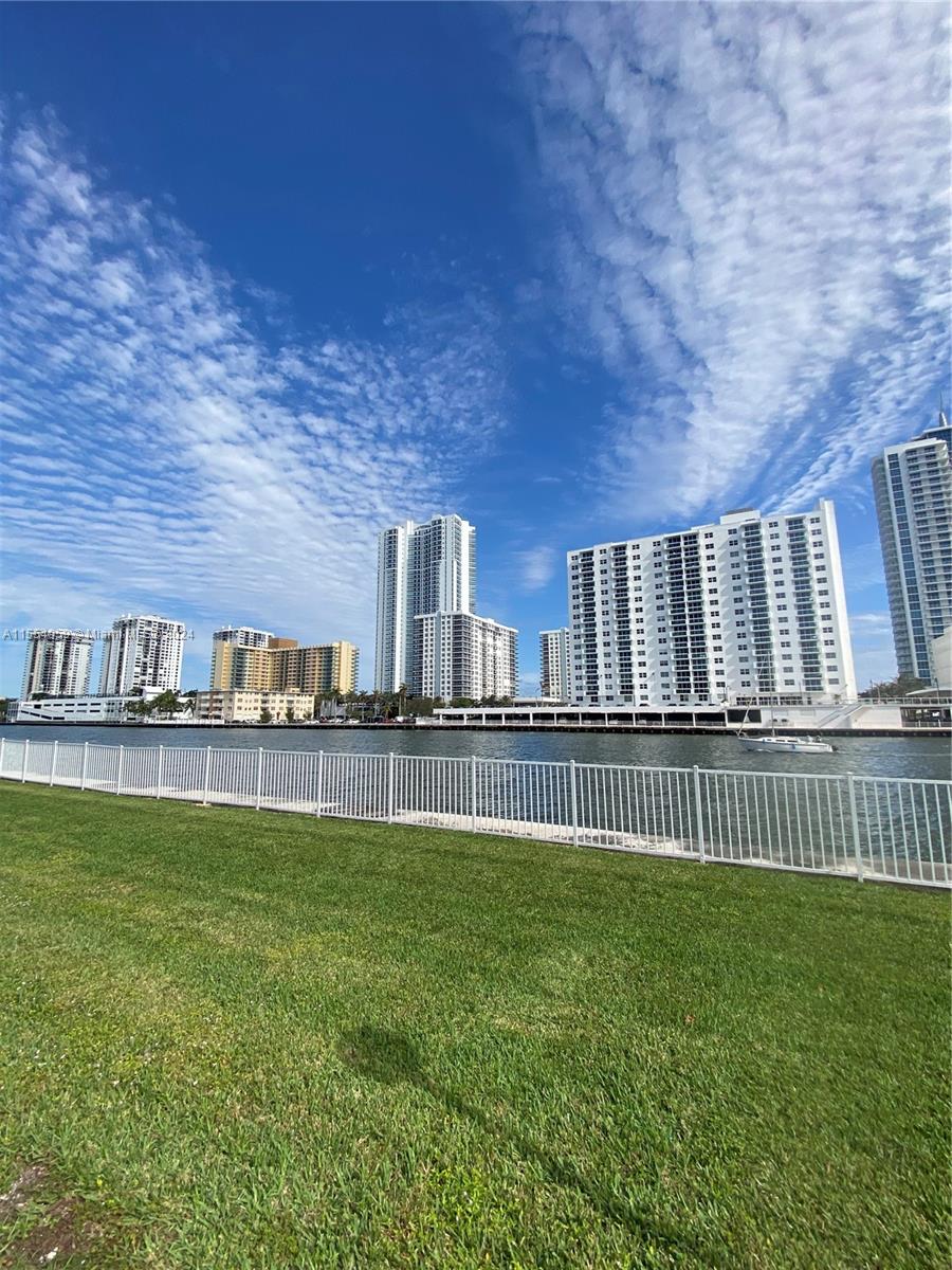 800 Parkview Dr 406, Hallandale Beach, Florida 33009, 1 Bedroom Bedrooms, ,1 BathroomBathrooms,Residential,For Sale,800 Parkview Dr 406,A11554959