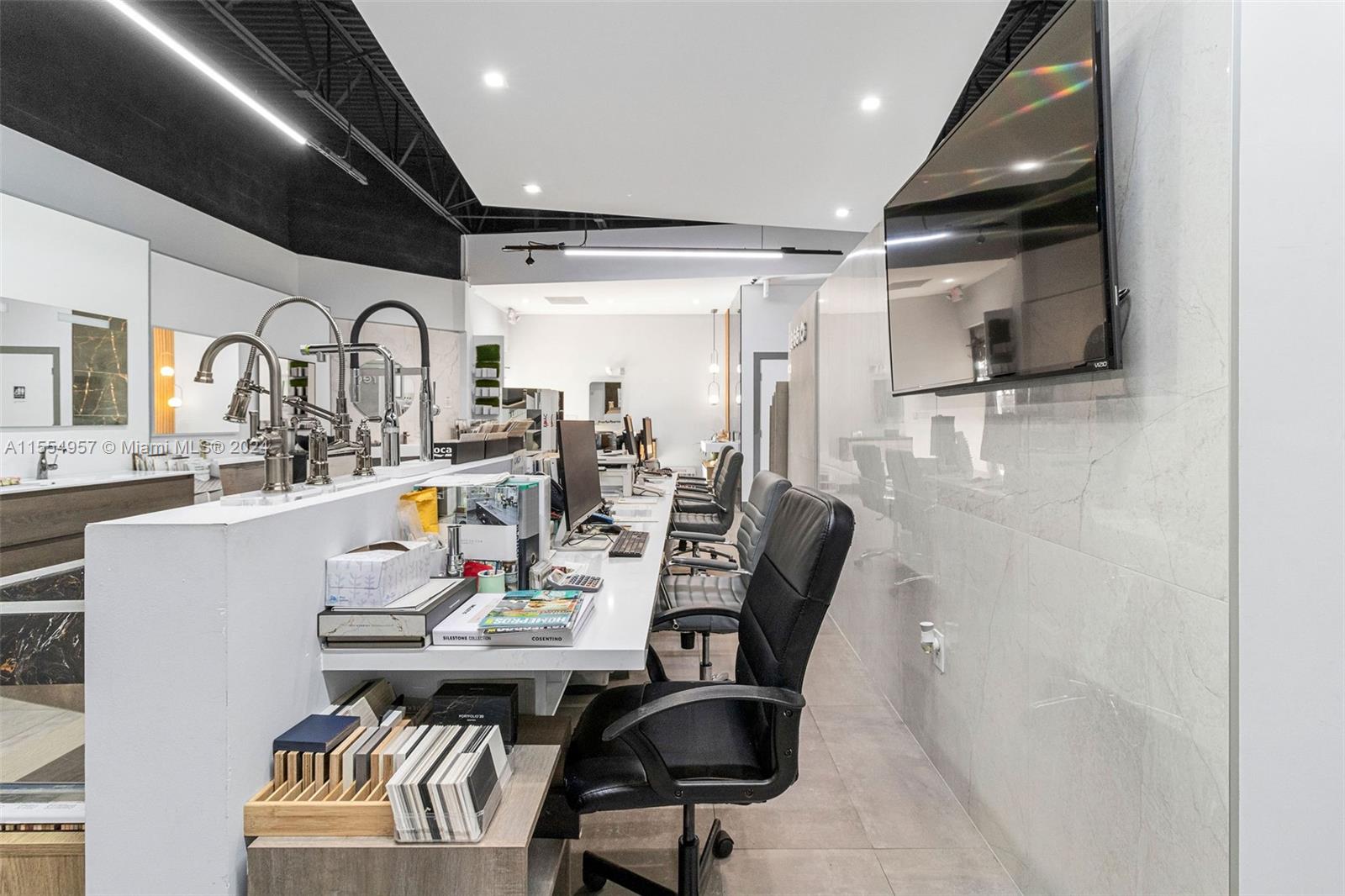 Bath Vanities/Accessories and Flooring, Doral, Florida 33122, ,Businessopportunity,For Sale, Bath Vanities/Accessories and Flooring,A11554957