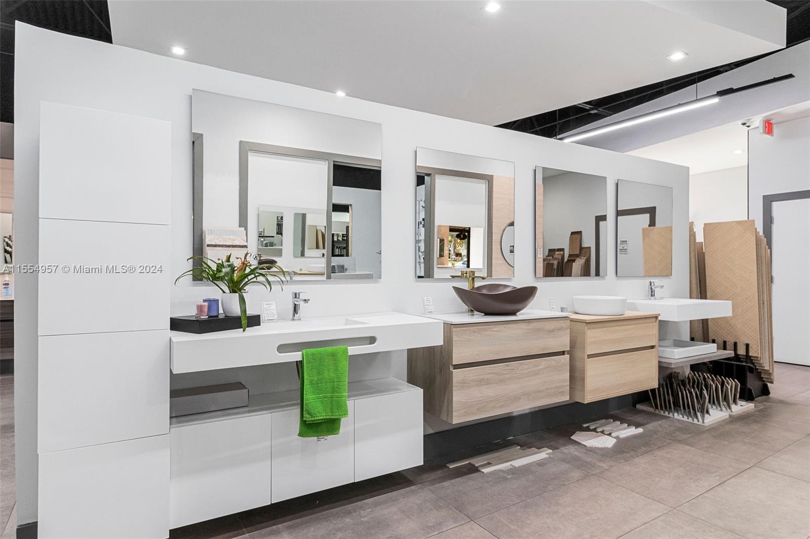 Bath Vanities/Accessories and Flooring, Doral, Florida 33122, ,Businessopportunity,For Sale, Bath Vanities/Accessories and Flooring,A11554957