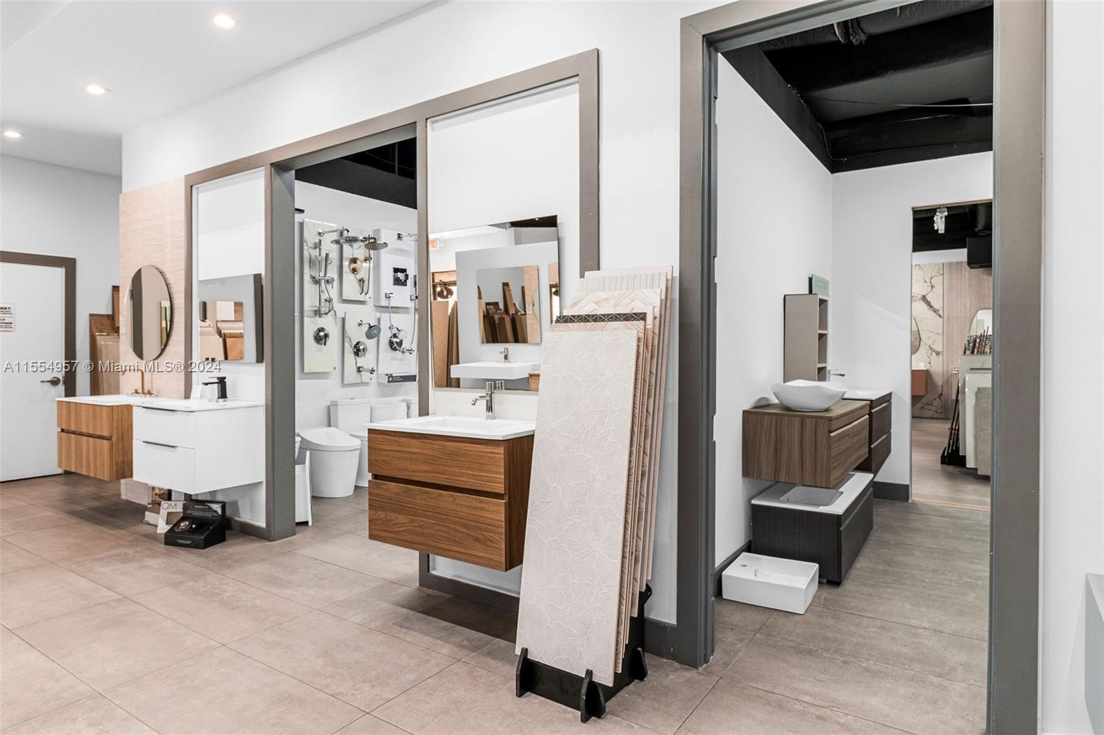 Bath Vanities/Accessories and Flooring, Doral, Florida 33122, ,Businessopportunity,For Sale, Bath Vanities/Accessories and Flooring,A11554957