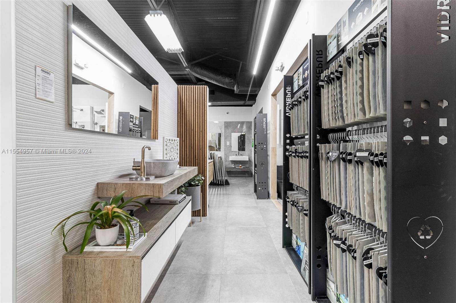 Bath Vanities/Accessories and Flooring, Doral, Florida 33122, ,Businessopportunity,For Sale, Bath Vanities/Accessories and Flooring,A11554957