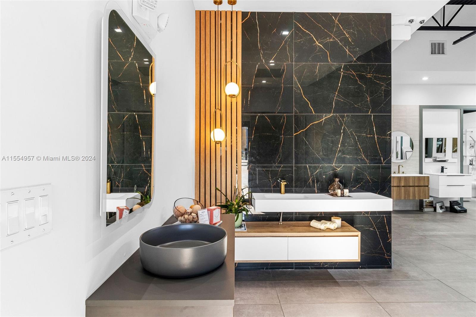 Bath Vanities/Accessories and Flooring, Doral, Florida 33122, ,Businessopportunity,For Sale, Bath Vanities/Accessories and Flooring,A11554957