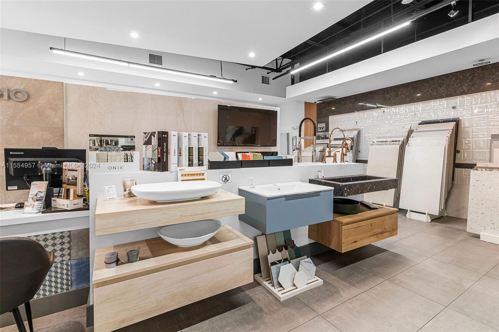 Bath Vanities/Accessories and Flooring, Doral, Florida 33122, ,Businessopportunity,For Sale, Bath Vanities/Accessories and Flooring,A11554957