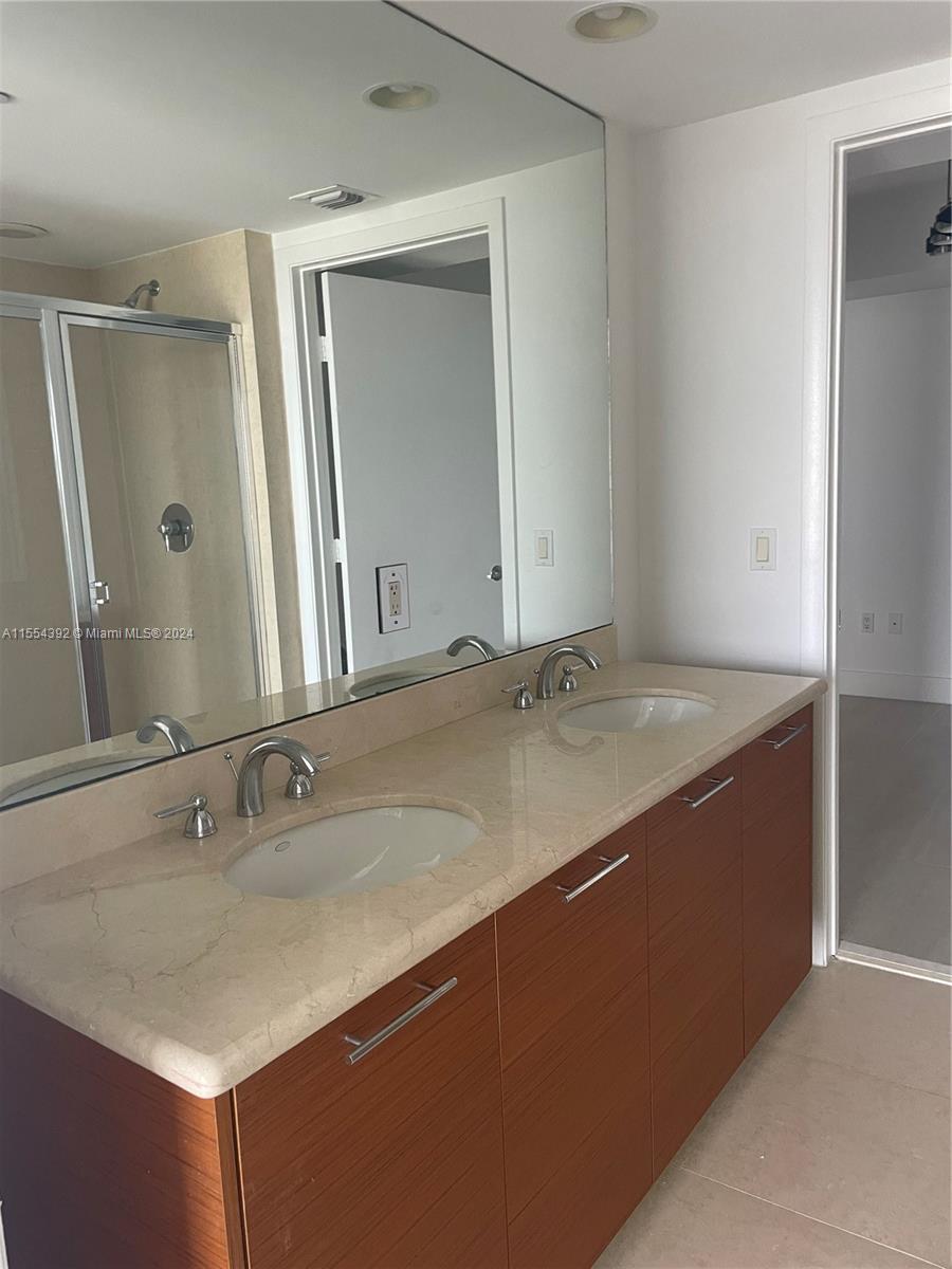 50 Biscayne Blvd 2304, Miami, Florida 33132, 2 Bedrooms Bedrooms, ,2 BathroomsBathrooms,Residential,For Sale,50 Biscayne Blvd 2304,A11554392