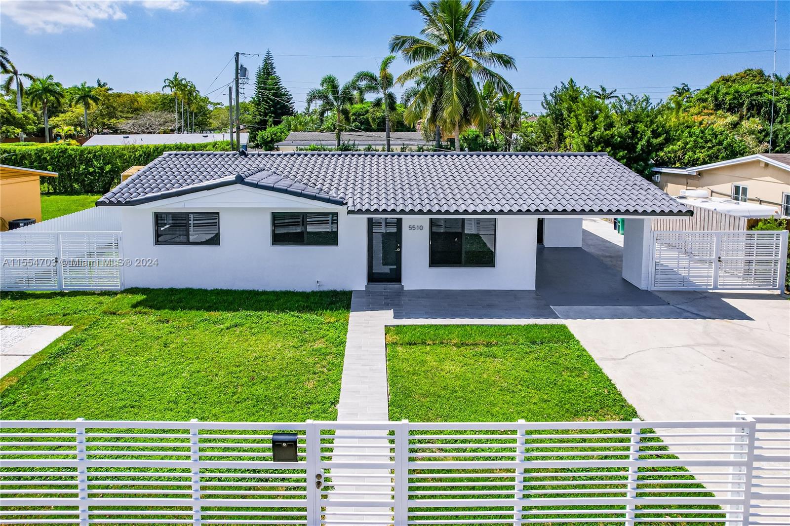 5510 SW 104th Ave  For Sale A11554703, FL