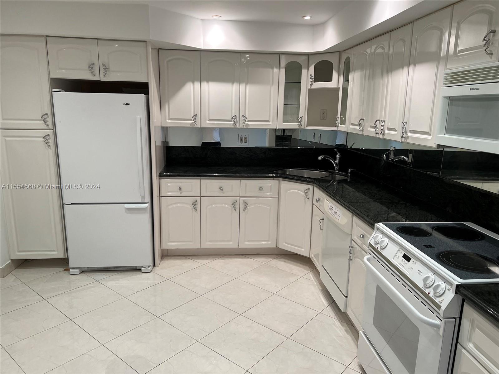 500 Three Islands Blvd 306, Hallandale Beach, Florida 33009, 2 Bedrooms Bedrooms, ,2 BathroomsBathrooms,Residential,For Sale,500 Three Islands Blvd 306,A11554568