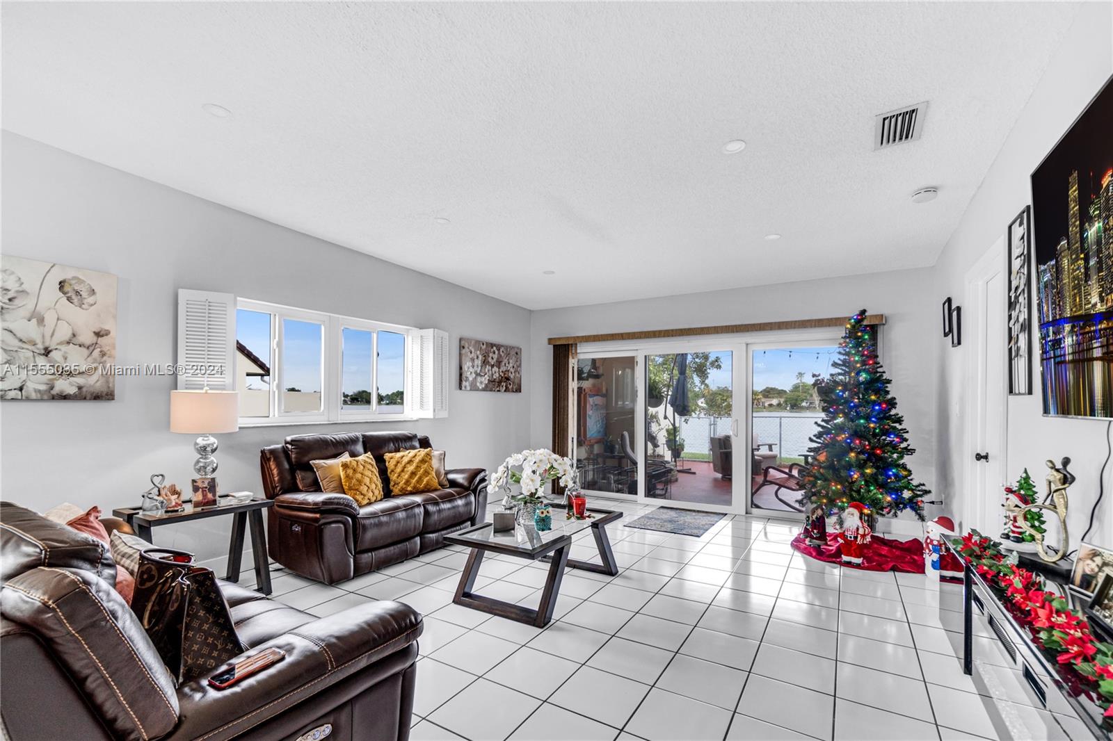 6225 NW 190th Ter 6225, Hialeah, Florida 33015, 2 Bedrooms Bedrooms, ,2 BathroomsBathrooms,Residential,For Sale,6225 NW 190th Ter 6225,A11555035