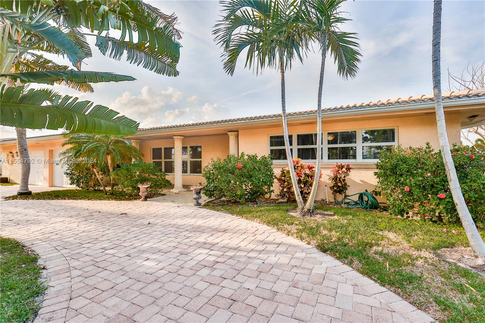 2121 NE 29th St, Lighthouse Point, Florida 33064, 4 Bedrooms Bedrooms, ,3 BathroomsBathrooms,Residential,For Sale,2121 NE 29th St,A11554792