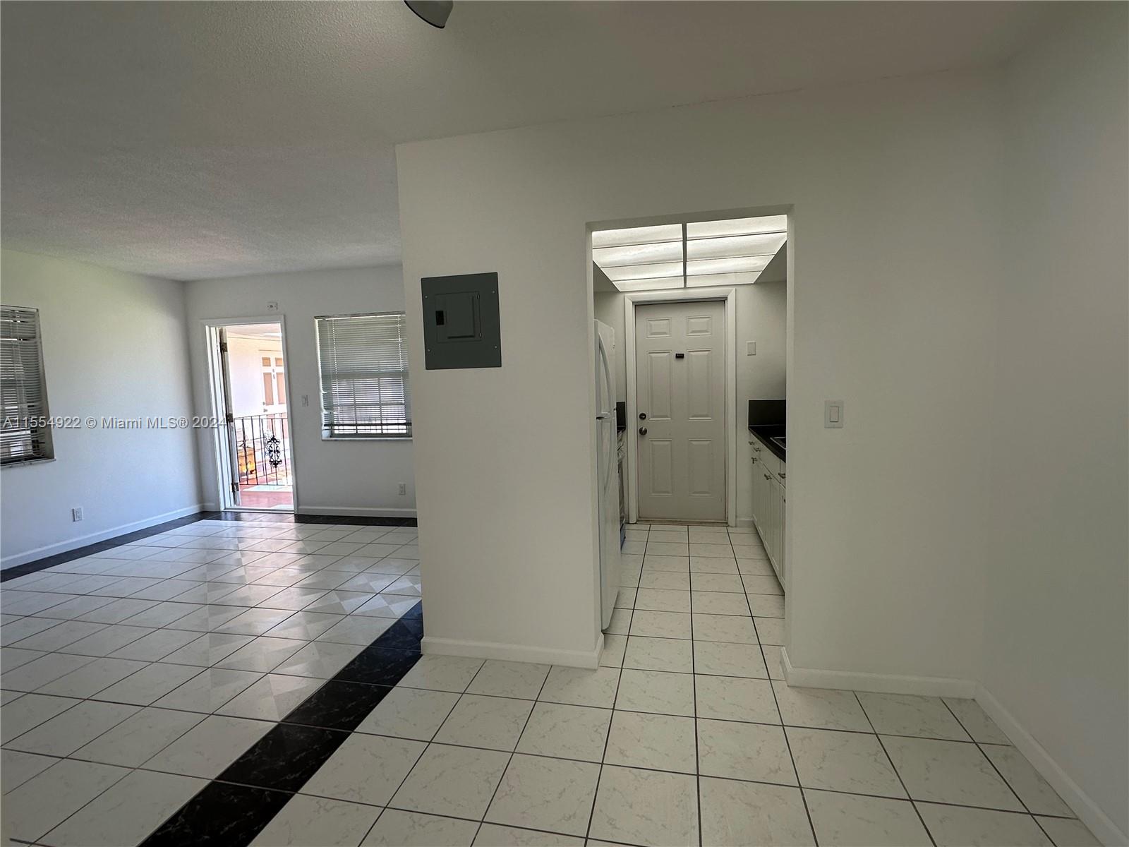 1825 Cleveland St 18, Hollywood, Florida 33020, 1 Bedroom Bedrooms, ,1 BathroomBathrooms,Residentiallease,For Rent,1825 Cleveland St 18,A11554922