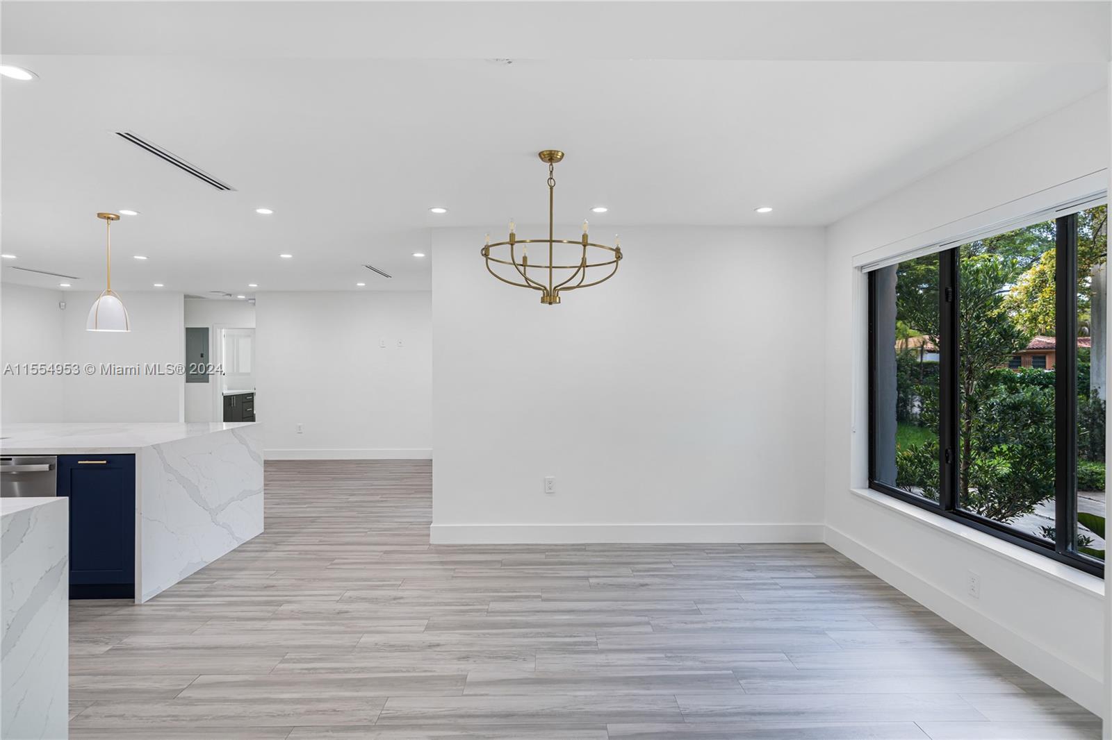 831 Cortez St, Coral Gables, Florida 33134, 3 Bedrooms Bedrooms, 7 Rooms Rooms,3 BathroomsBathrooms,Residential,For Sale,831 Cortez St,A11554953