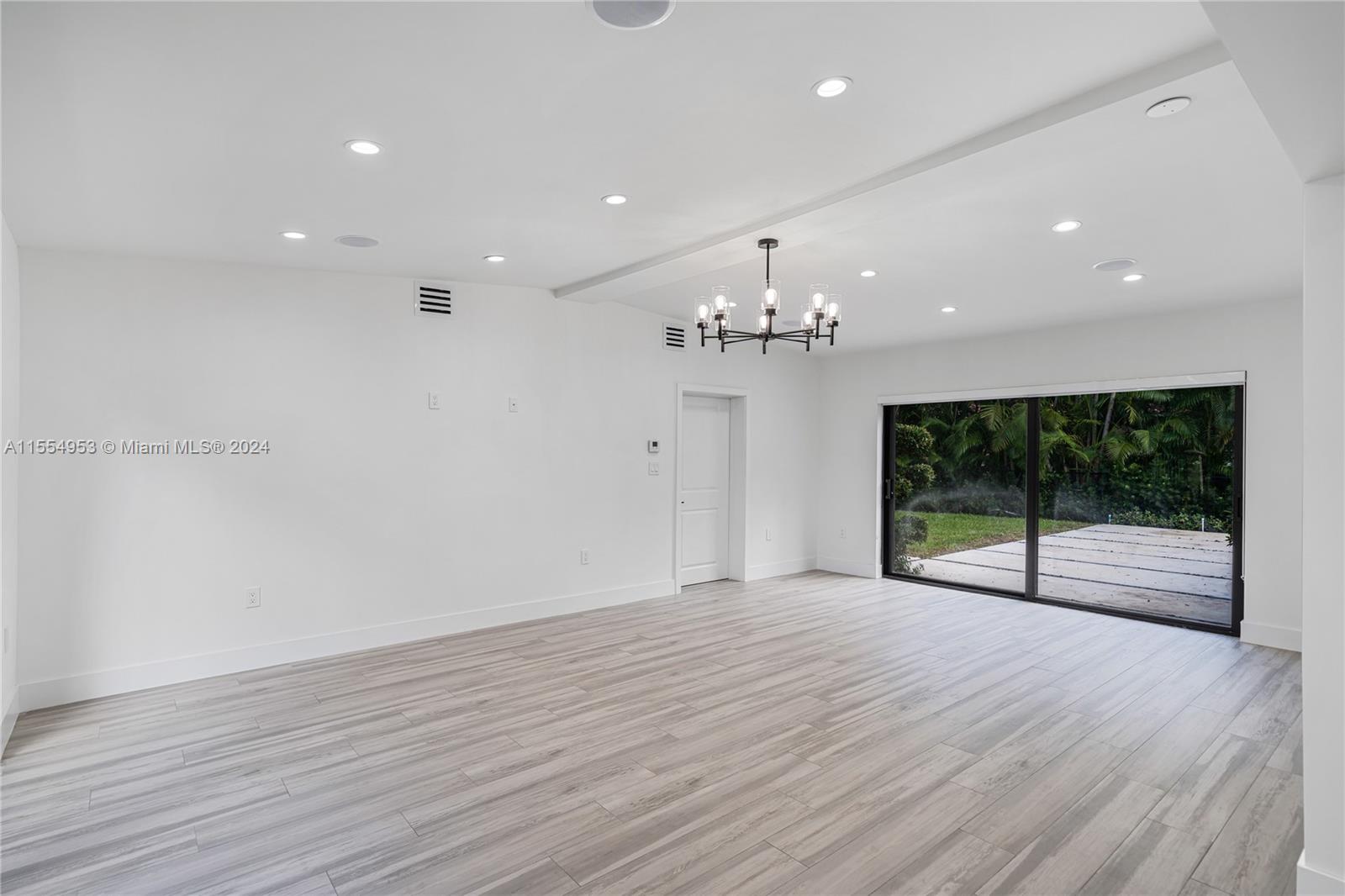 831 Cortez St, Coral Gables, Florida 33134, 3 Bedrooms Bedrooms, 7 Rooms Rooms,3 BathroomsBathrooms,Residential,For Sale,831 Cortez St,A11554953
