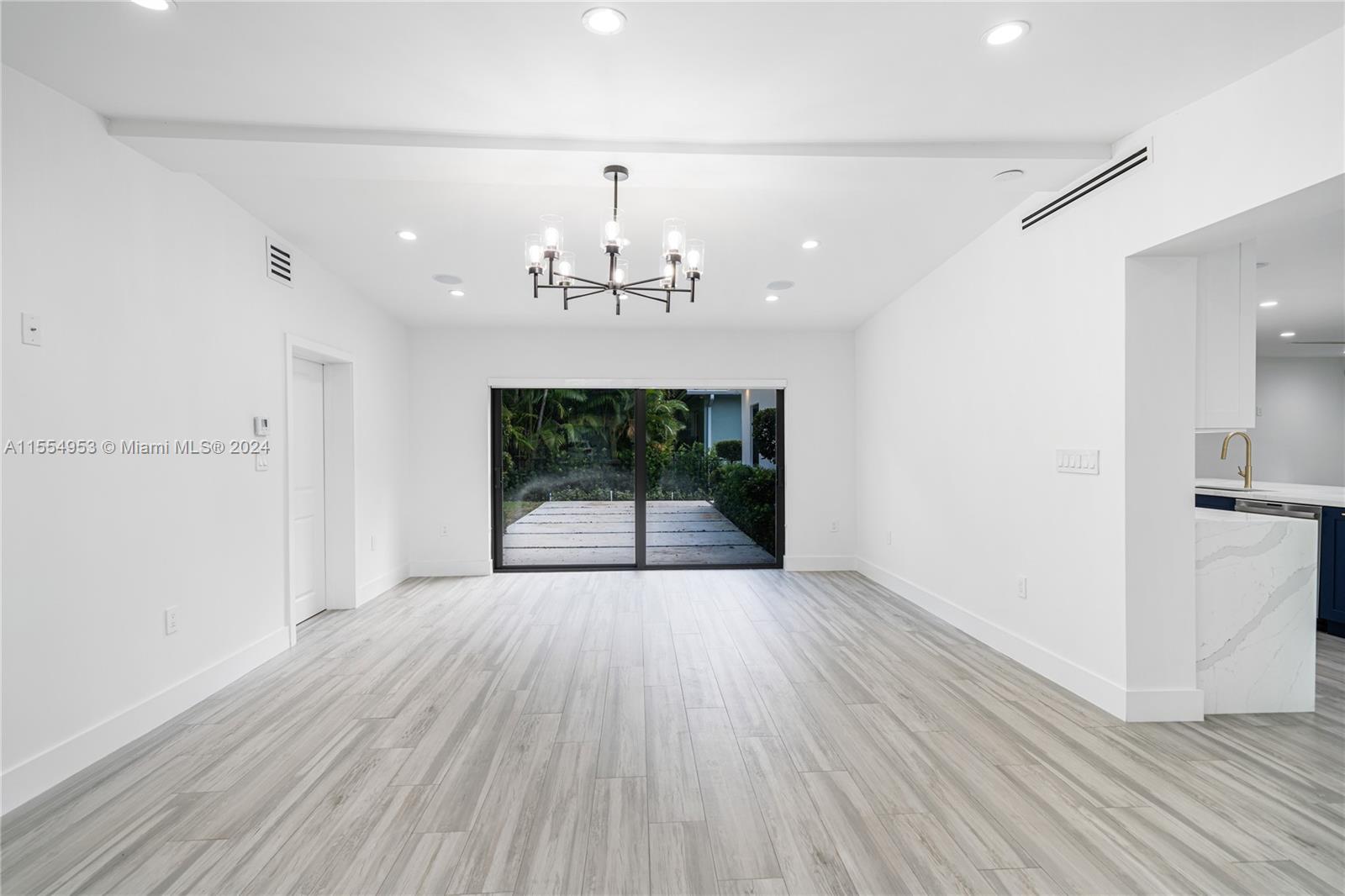 831 Cortez St, Coral Gables, Florida 33134, 3 Bedrooms Bedrooms, 7 Rooms Rooms,3 BathroomsBathrooms,Residential,For Sale,831 Cortez St,A11554953