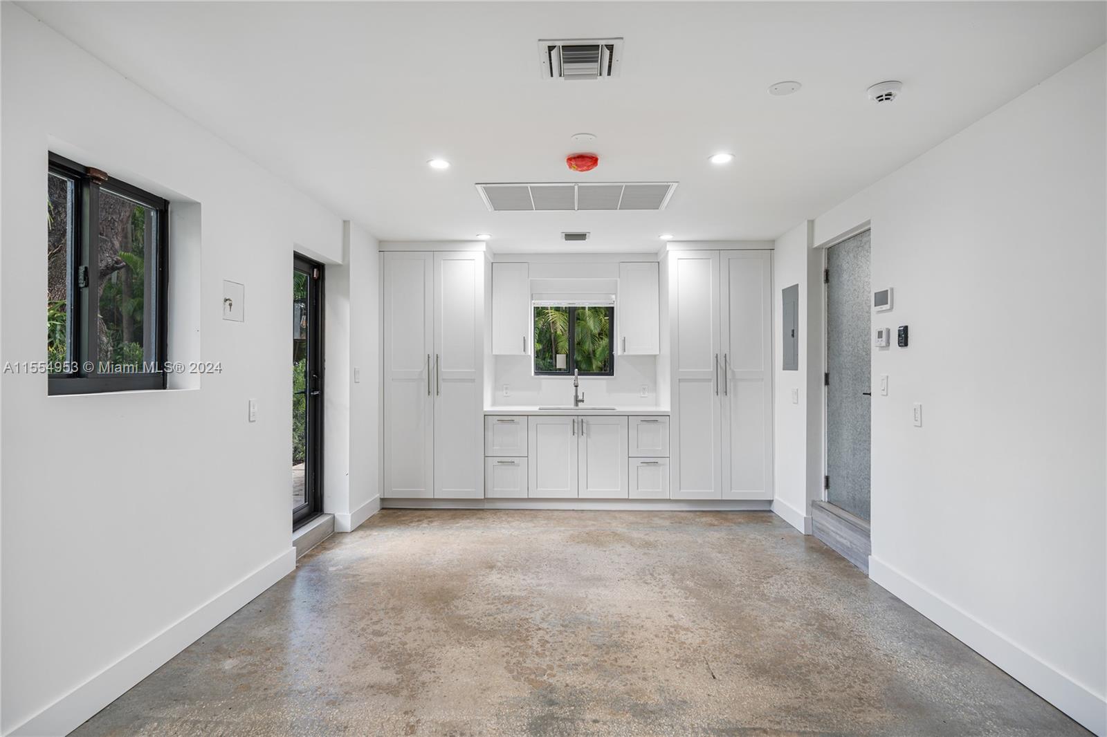 831 Cortez St, Coral Gables, Florida 33134, 3 Bedrooms Bedrooms, 7 Rooms Rooms,3 BathroomsBathrooms,Residential,For Sale,831 Cortez St,A11554953