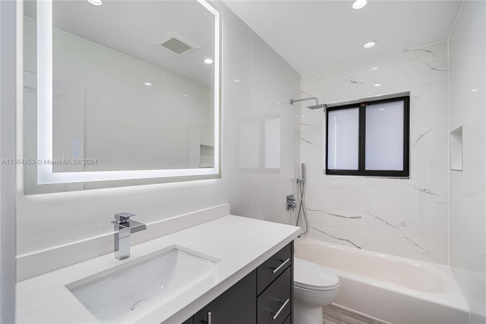 831 Cortez St, Coral Gables, Florida 33134, 3 Bedrooms Bedrooms, 7 Rooms Rooms,3 BathroomsBathrooms,Residential,For Sale,831 Cortez St,A11554953