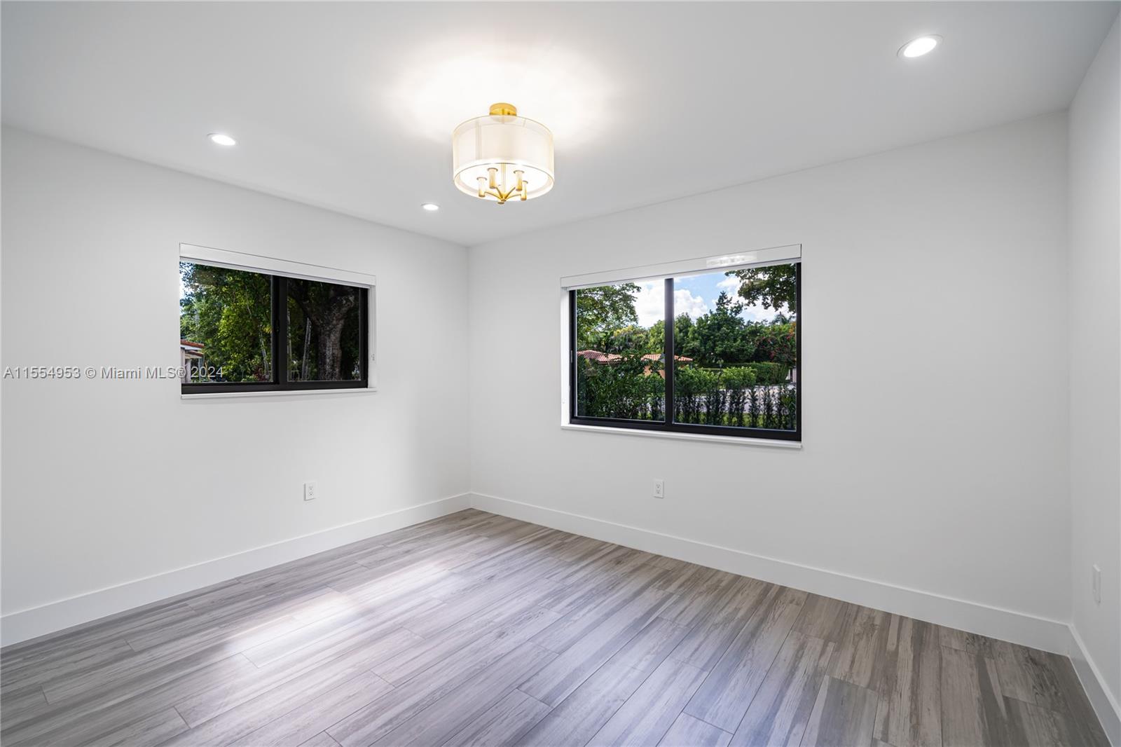 831 Cortez St, Coral Gables, Florida 33134, 3 Bedrooms Bedrooms, 7 Rooms Rooms,3 BathroomsBathrooms,Residential,For Sale,831 Cortez St,A11554953