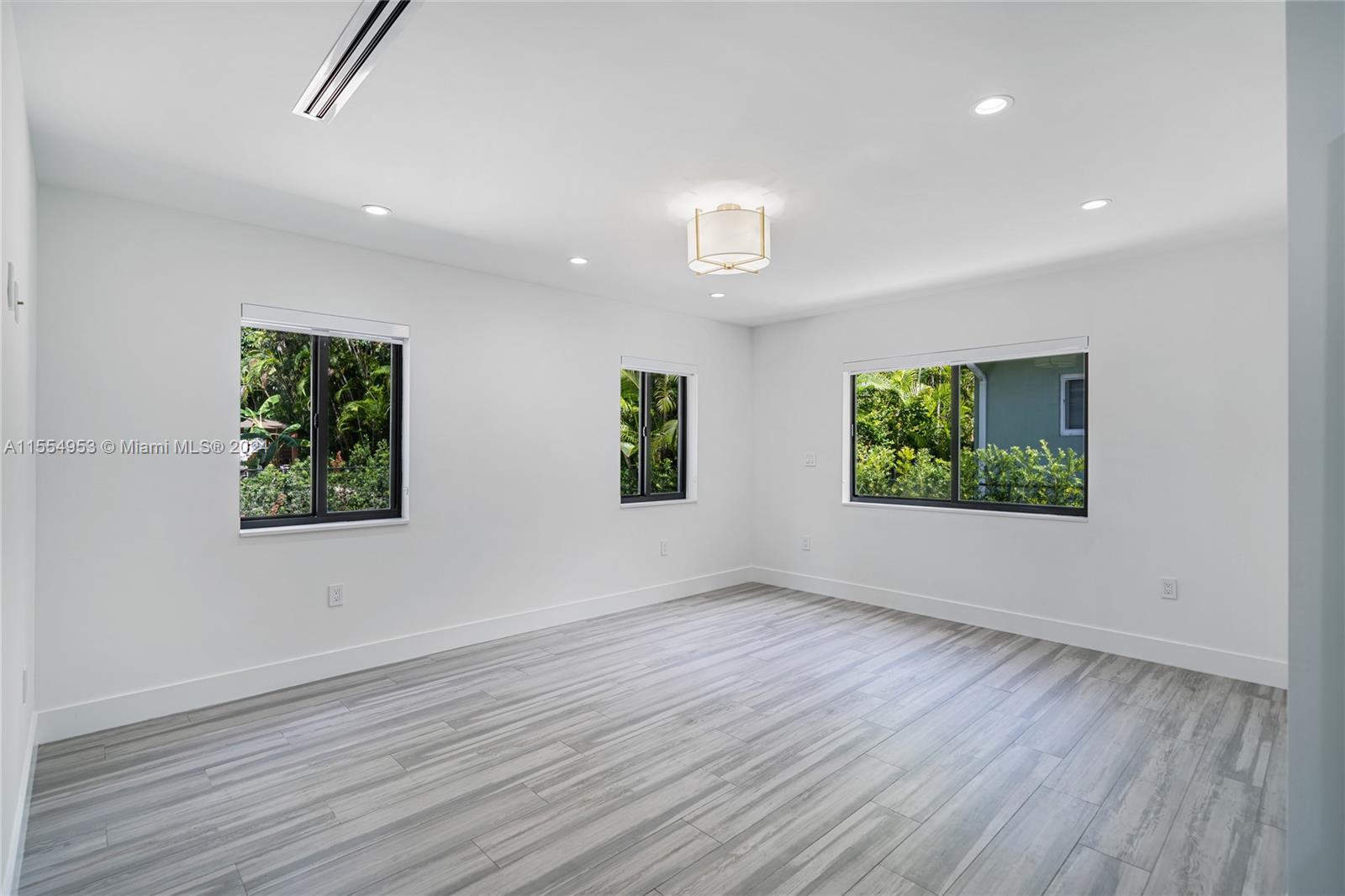 831 Cortez St, Coral Gables, Florida 33134, 3 Bedrooms Bedrooms, 7 Rooms Rooms,3 BathroomsBathrooms,Residential,For Sale,831 Cortez St,A11554953
