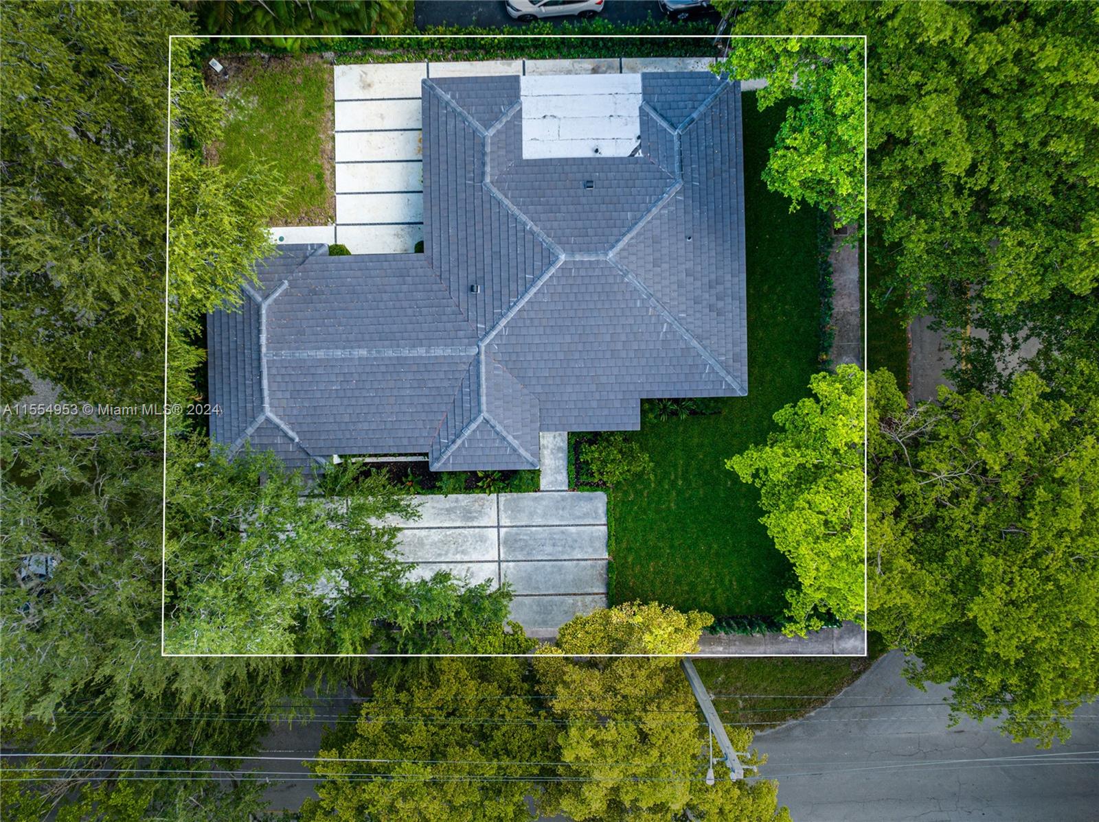 831 Cortez St, Coral Gables, Florida 33134, 3 Bedrooms Bedrooms, 7 Rooms Rooms,3 BathroomsBathrooms,Residential,For Sale,831 Cortez St,A11554953