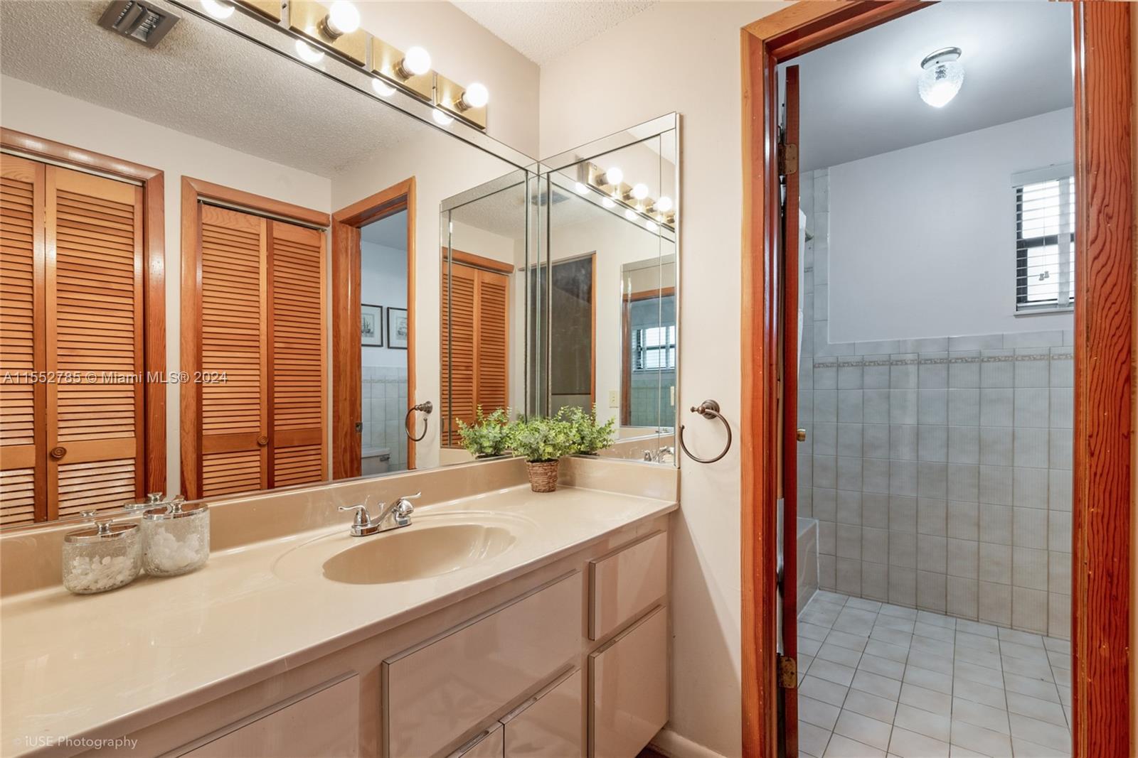 516 Majorca Ave, Coral Gables, Florida 33134, 3 Bedrooms Bedrooms, ,2 BathroomsBathrooms,Residential,For Sale,516 Majorca Ave,A11552785