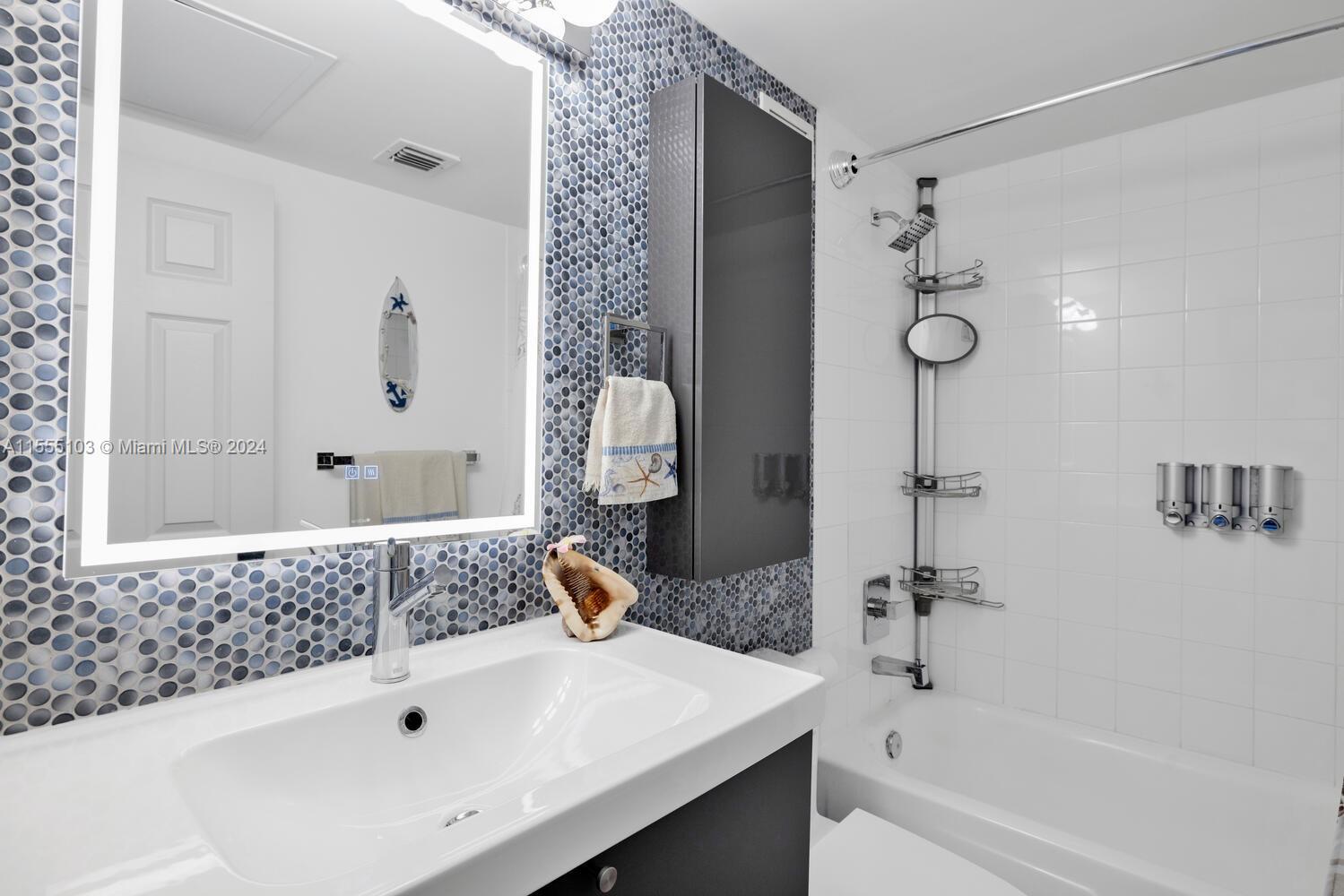 2501 S Ocean Dr 922, Hollywood, Florida 33019, 1 Bedroom Bedrooms, ,1 BathroomBathrooms,Residential,For Sale,2501 S Ocean Dr 922,A11555103