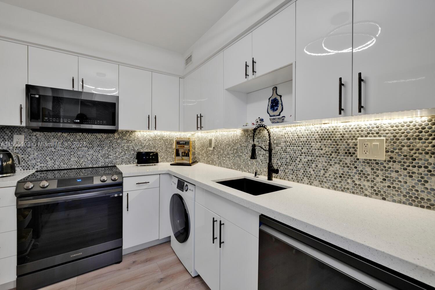 2501 S Ocean Dr 922, Hollywood, Florida 33019, 1 Bedroom Bedrooms, ,1 BathroomBathrooms,Residential,For Sale,2501 S Ocean Dr 922,A11555103