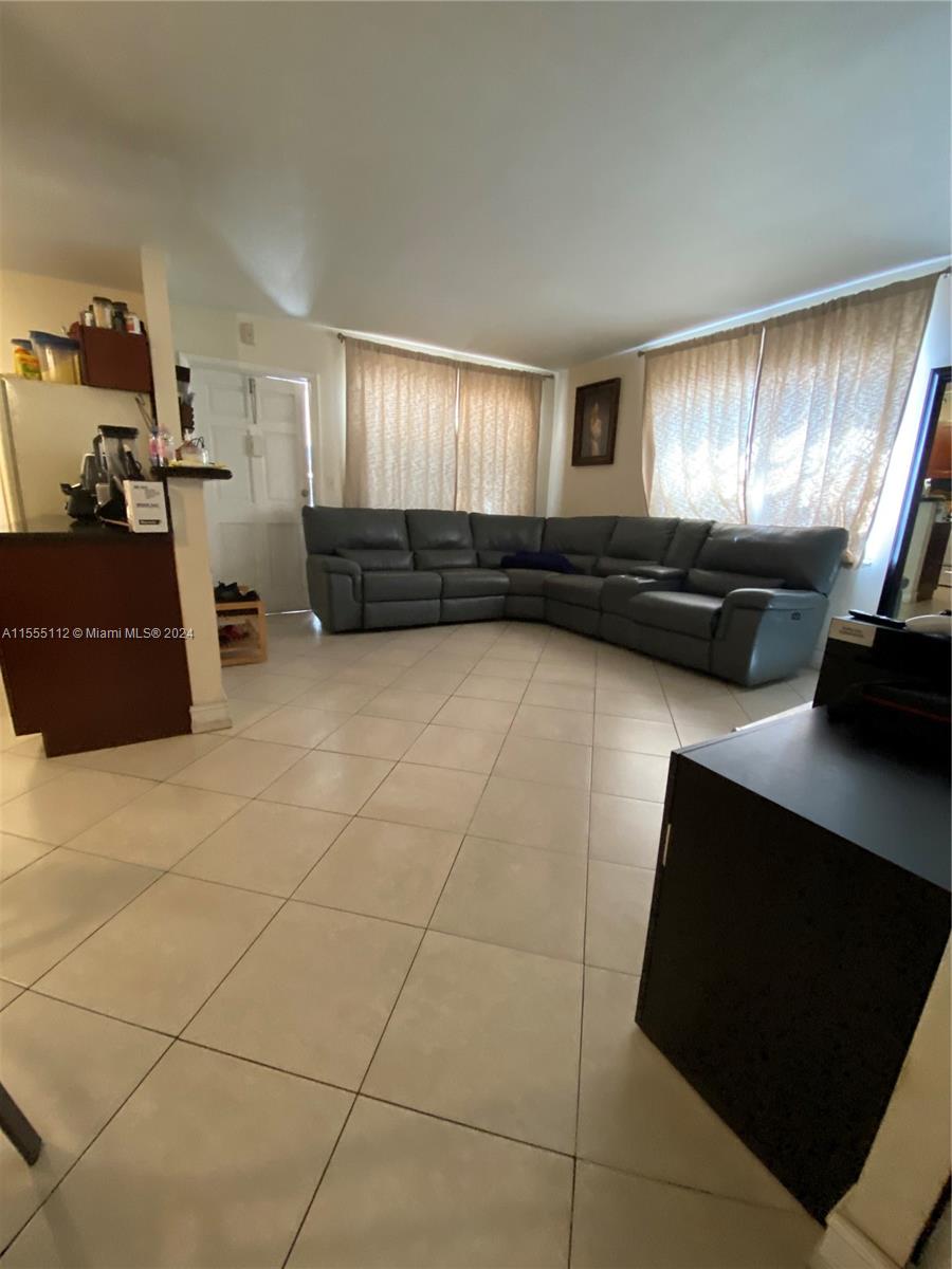 415 NE 2nd St 123, Hallandale Beach, Florida 33009, 2 Bedrooms Bedrooms, ,2 BathroomsBathrooms,Residential,For Sale,415 NE 2nd St 123,A11555112