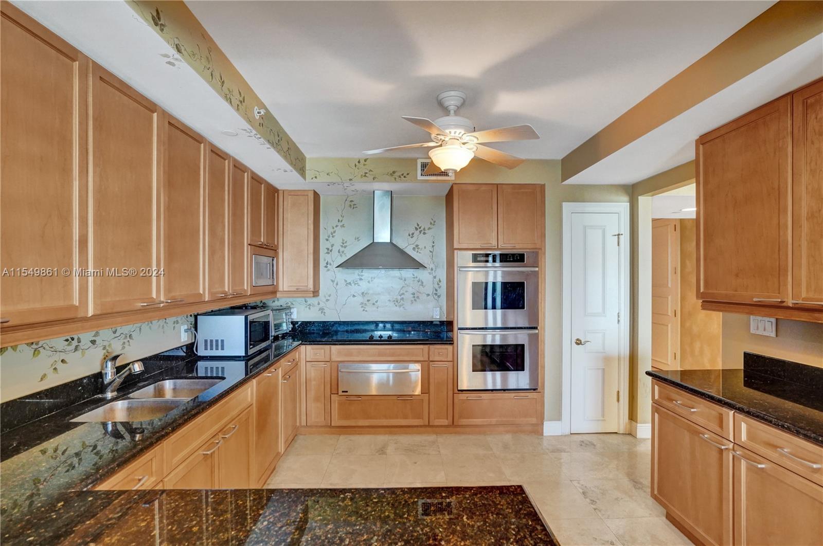 20201 E Country Club Dr 2004, Aventura, Florida 33180, 2 Bedrooms Bedrooms, ,3 BathroomsBathrooms,Residential,For Sale,20201 E Country Club Dr 2004,A11549861