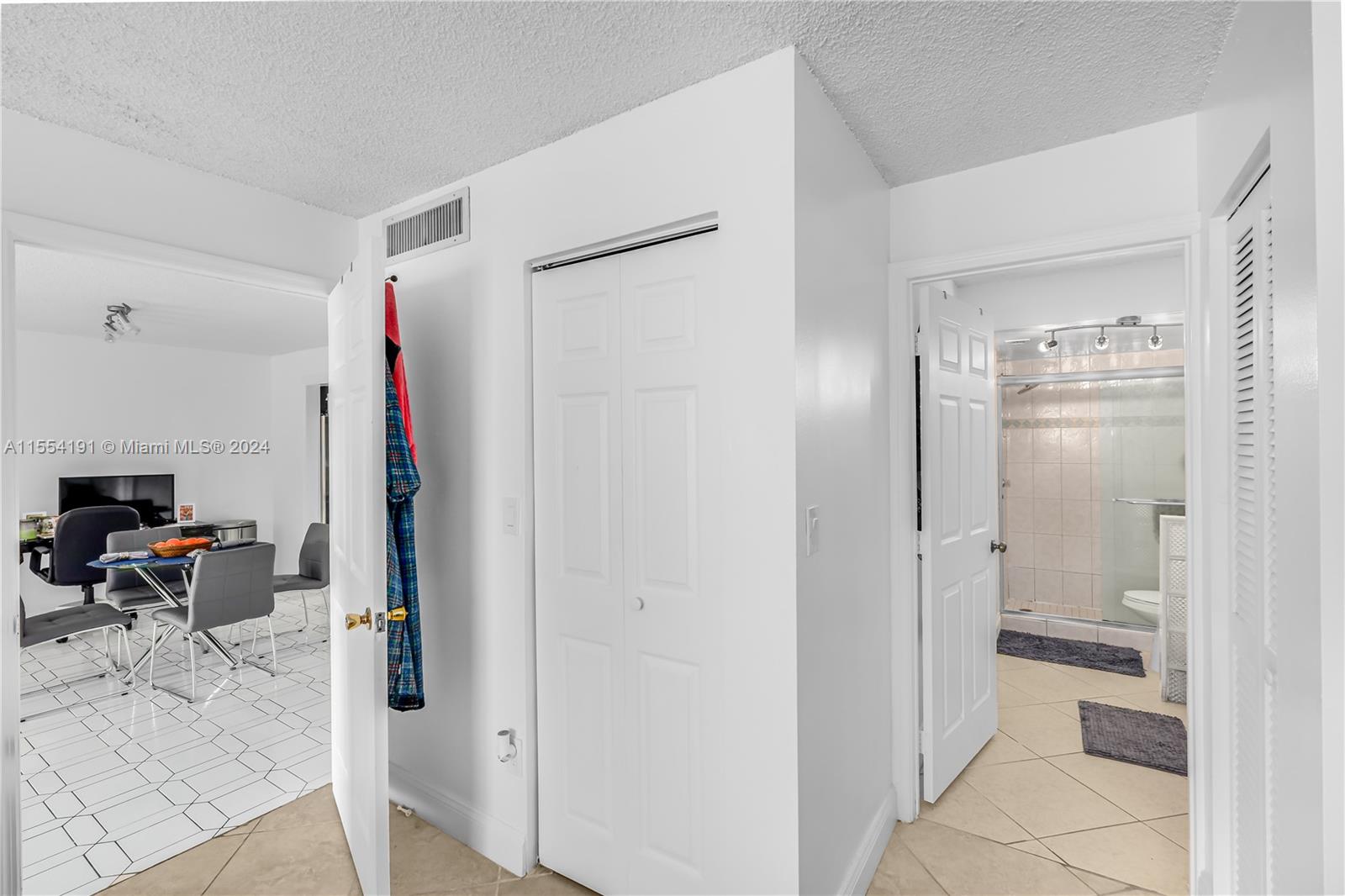 6001 N Falls Cir Dr 306, Lauderhill, Florida 33319, 1 Bedroom Bedrooms, ,2 BathroomsBathrooms,Residential,For Sale,6001 N Falls Cir Dr 306,A11554191