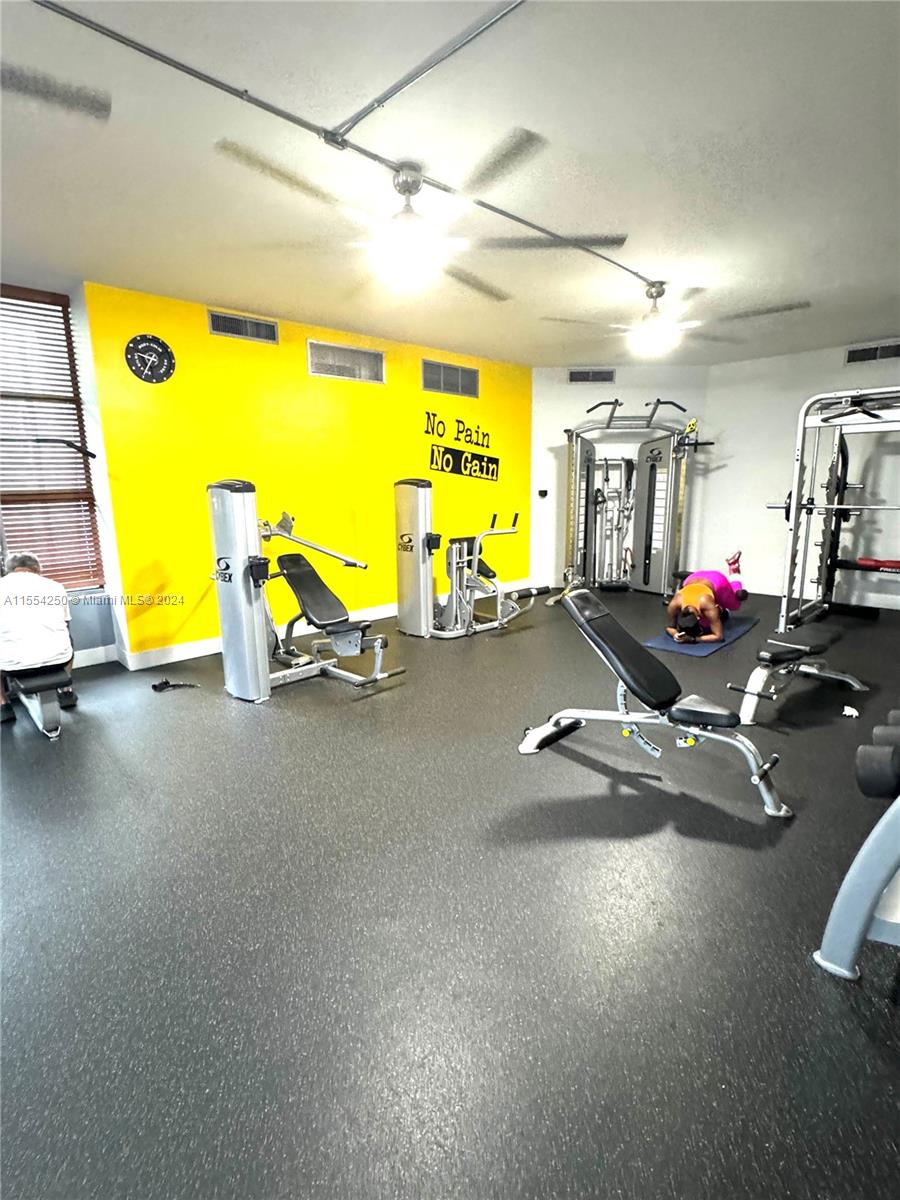 800 Parkview Dr 502, Hallandale Beach, Florida 33009, 1 Bedroom Bedrooms, ,1 BathroomBathrooms,Residential,For Sale,800 Parkview Dr 502,A11554250