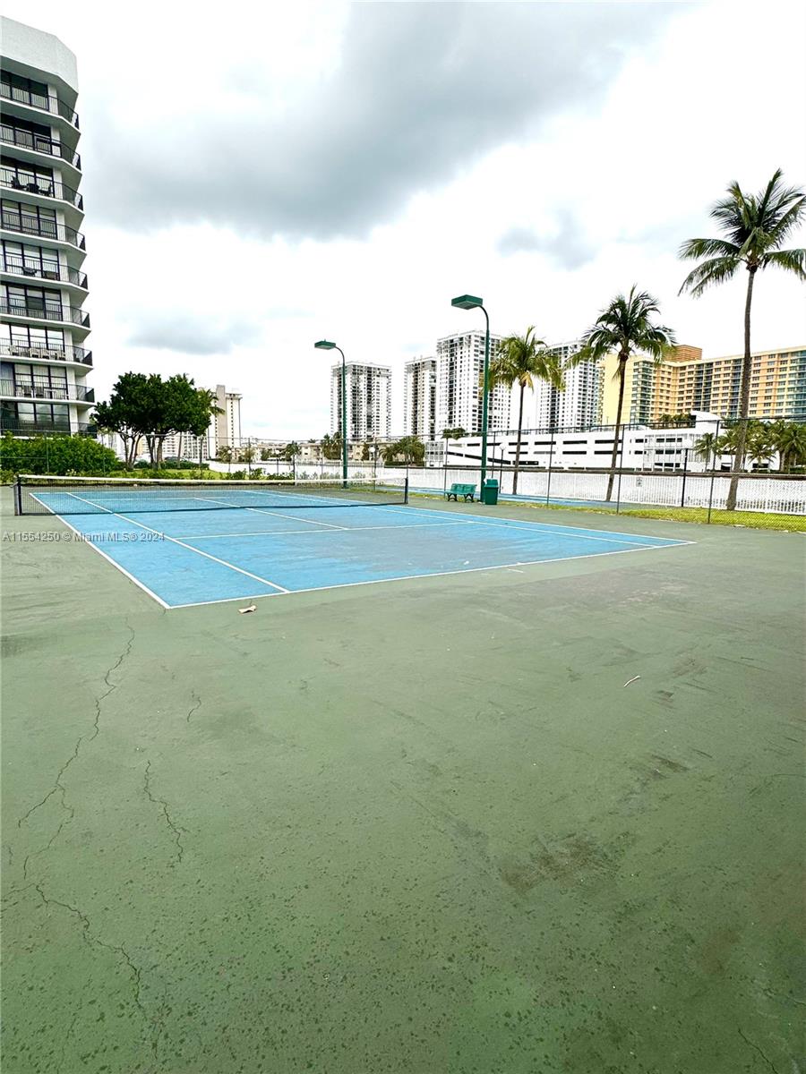 800 Parkview Dr 502, Hallandale Beach, Florida 33009, 1 Bedroom Bedrooms, ,1 BathroomBathrooms,Residential,For Sale,800 Parkview Dr 502,A11554250