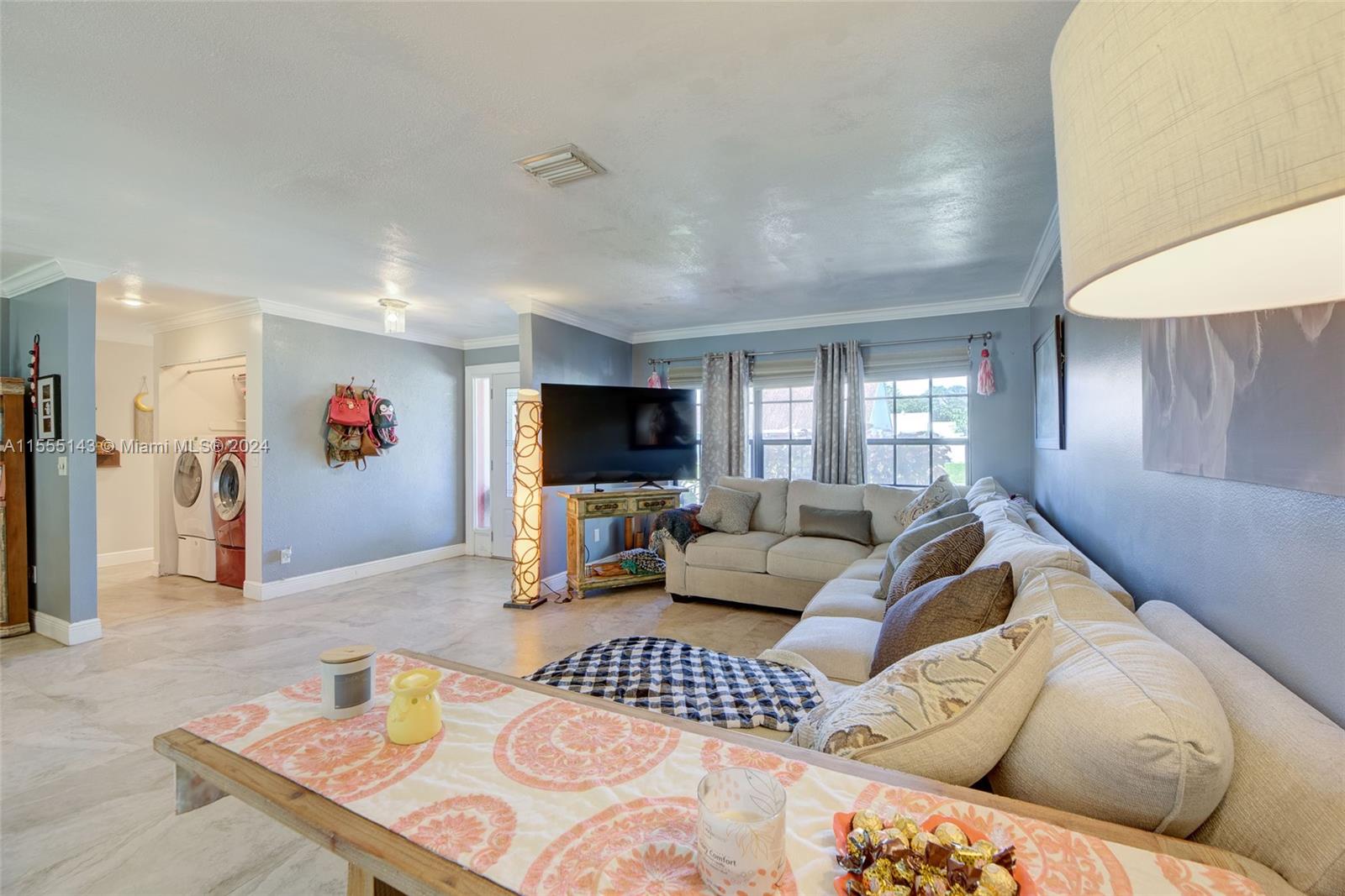 1676 S Goldeneye Ln, Homestead, Florida 33035, 3 Bedrooms Bedrooms, ,2 BathroomsBathrooms,Residential,For Sale,1676 S Goldeneye Ln,A11555143