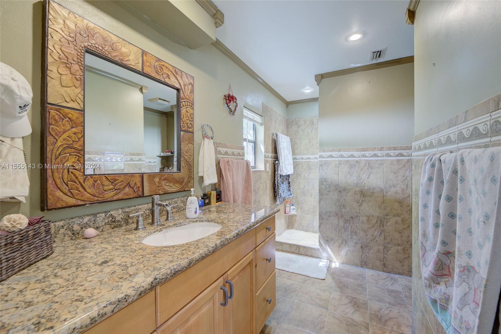 1676 S Goldeneye Ln, Homestead, Florida 33035, 3 Bedrooms Bedrooms, ,2 BathroomsBathrooms,Residential,For Sale,1676 S Goldeneye Ln,A11555143