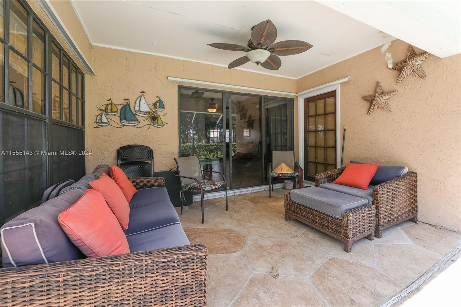 1676 S Goldeneye Ln, Homestead, Florida 33035, 3 Bedrooms Bedrooms, ,2 BathroomsBathrooms,Residential,For Sale,1676 S Goldeneye Ln,A11555143