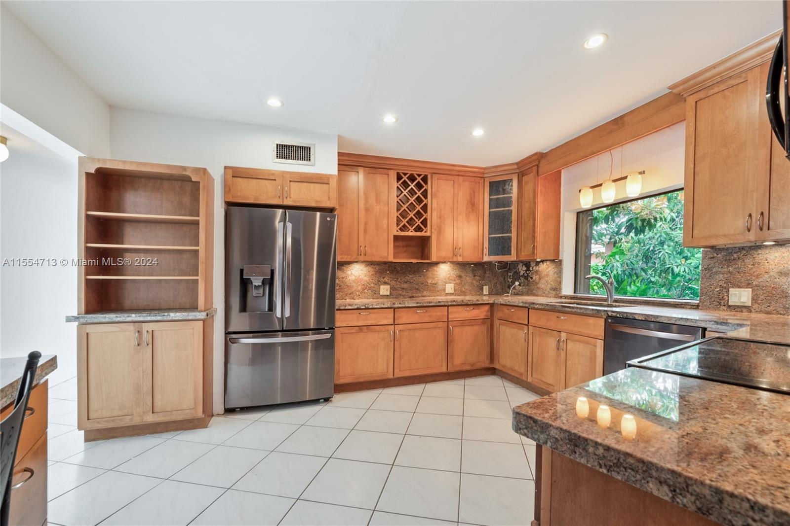 5000 Riviera Dr, Coral Gables, Florida 33146, 4 Bedrooms Bedrooms, ,3 BathroomsBathrooms,Residential,For Sale,5000 Riviera Dr,A11554713