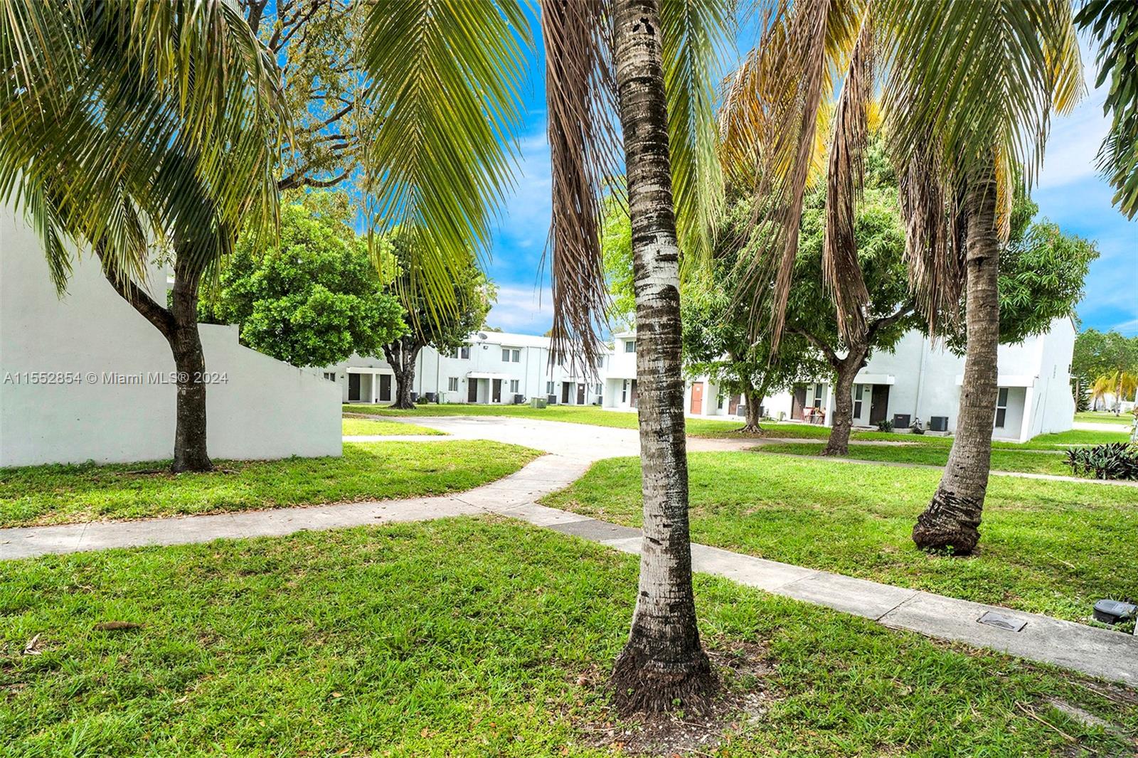 1940 NW 4th Ct 3, Miami, Florida 33136, 3 Bedrooms Bedrooms, ,1 BathroomBathrooms,Residential,For Sale,1940 NW 4th Ct 3,A11552854