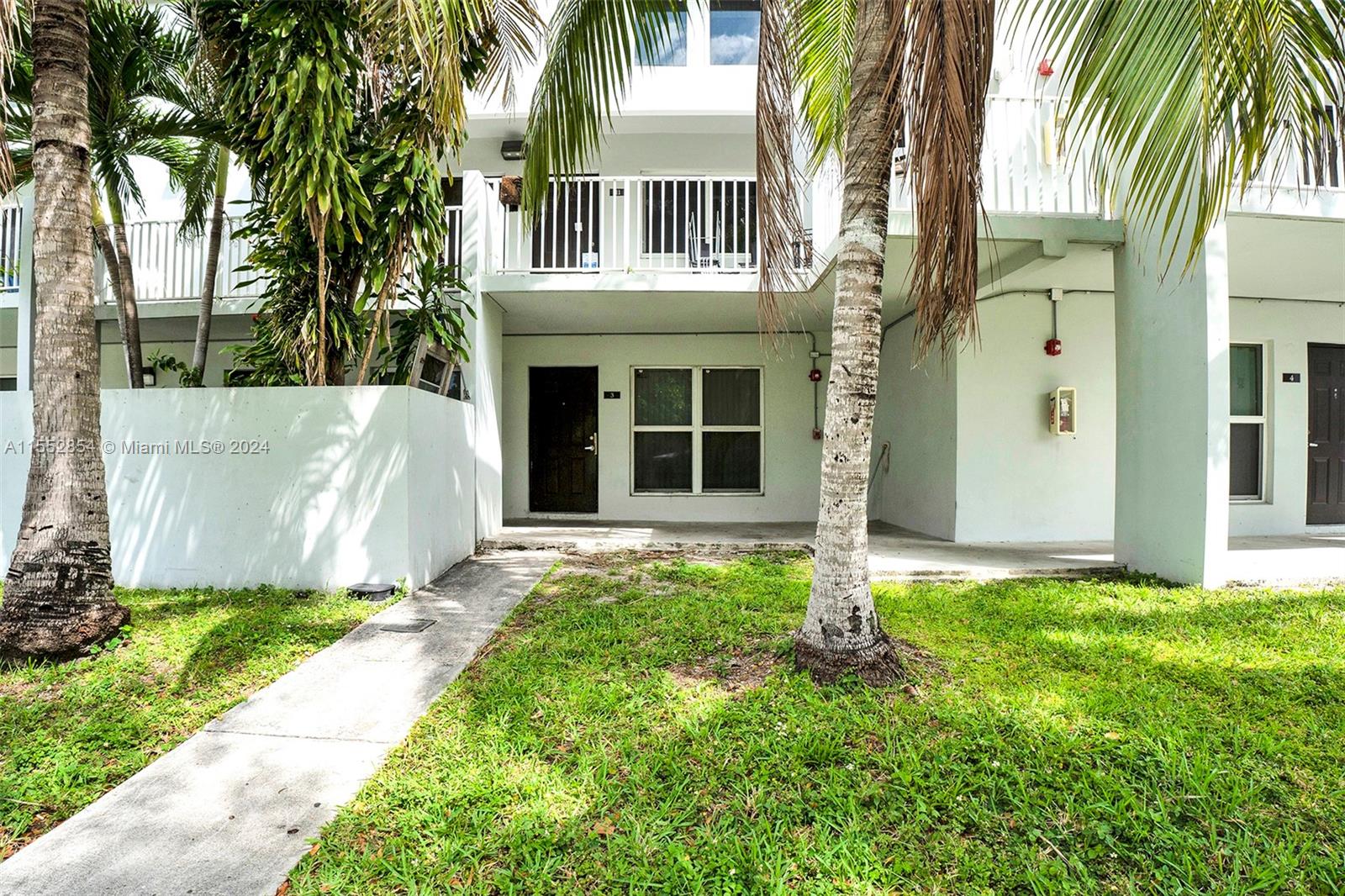 1940 NW 4th Ct 3, Miami, Florida 33136, 3 Bedrooms Bedrooms, ,1 BathroomBathrooms,Residential,For Sale,1940 NW 4th Ct 3,A11552854