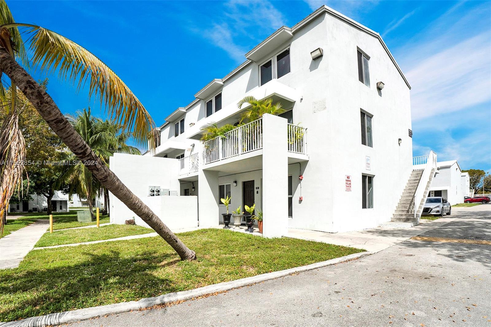 1940 NW 4th Ct 3, Miami, Florida 33136, 3 Bedrooms Bedrooms, ,1 BathroomBathrooms,Residential,For Sale,1940 NW 4th Ct 3,A11552854