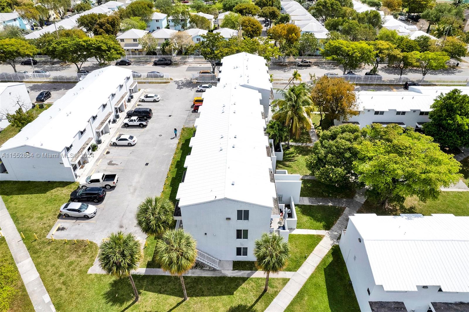 1940 NW 4th Ct 3, Miami, Florida 33136, 3 Bedrooms Bedrooms, ,1 BathroomBathrooms,Residential,For Sale,1940 NW 4th Ct 3,A11552854