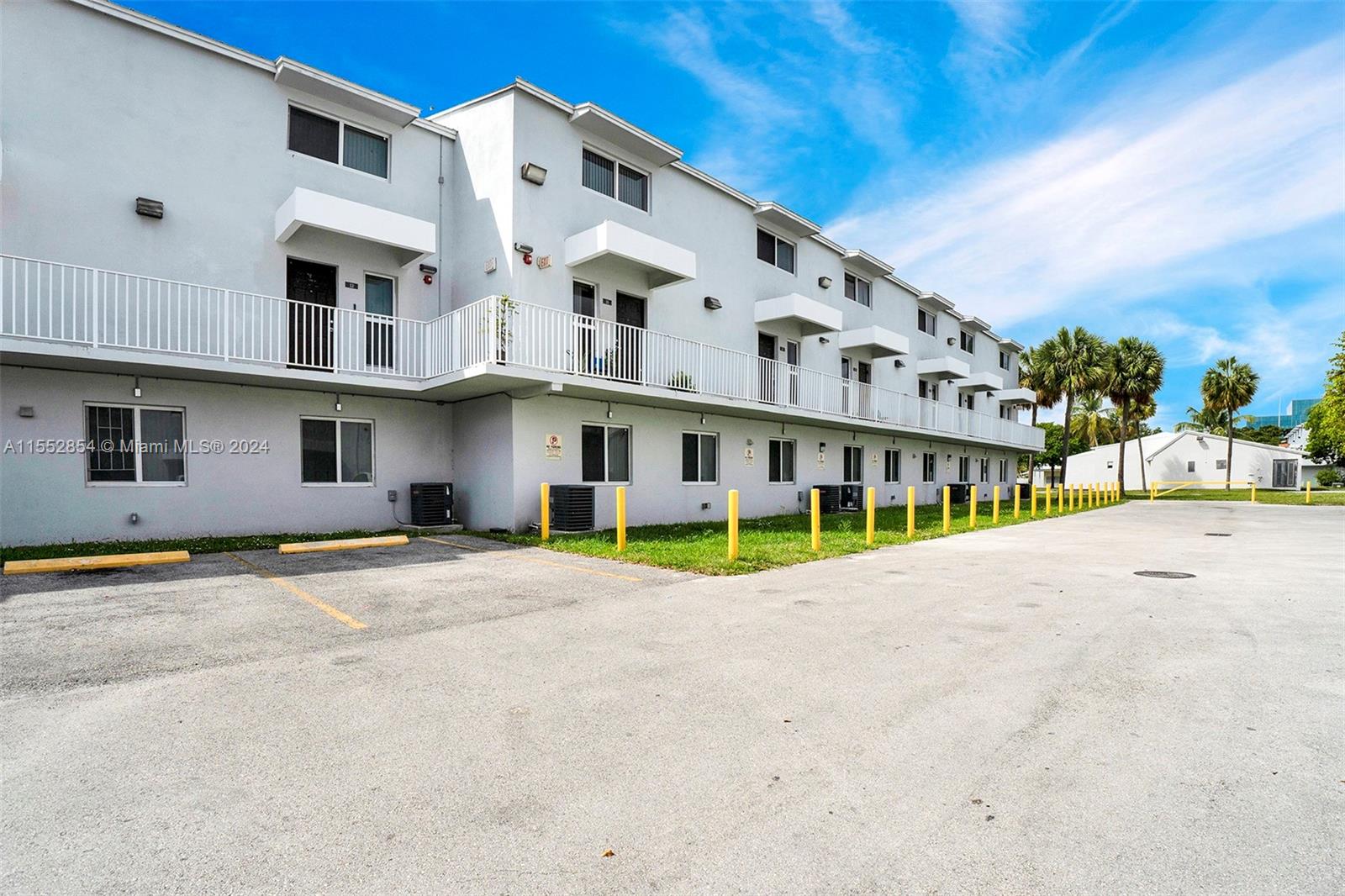 1940 NW 4th Ct 3, Miami, Florida 33136, 3 Bedrooms Bedrooms, ,1 BathroomBathrooms,Residential,For Sale,1940 NW 4th Ct 3,A11552854