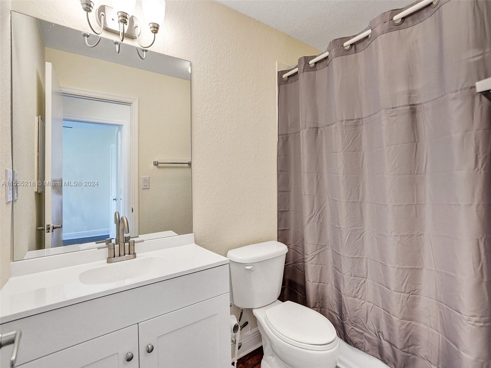 2060 NE 167th St 2 (3-116), North Miami Beach, Florida 33162, 3 Bedrooms Bedrooms, ,2 BathroomsBathrooms,Residential,For Sale,2060 NE 167th St 2 (3-116),A11555218