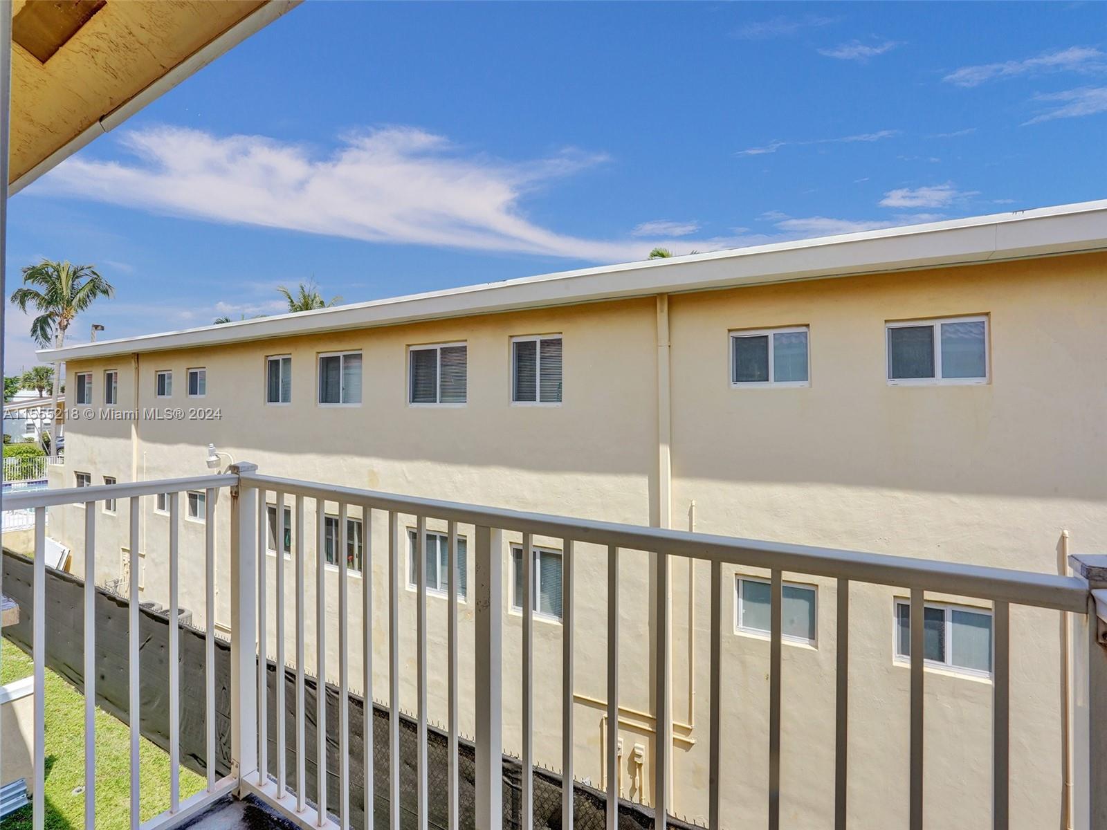 2060 NE 167th St 2 (3-116), North Miami Beach, Florida 33162, 3 Bedrooms Bedrooms, ,2 BathroomsBathrooms,Residential,For Sale,2060 NE 167th St 2 (3-116),A11555218